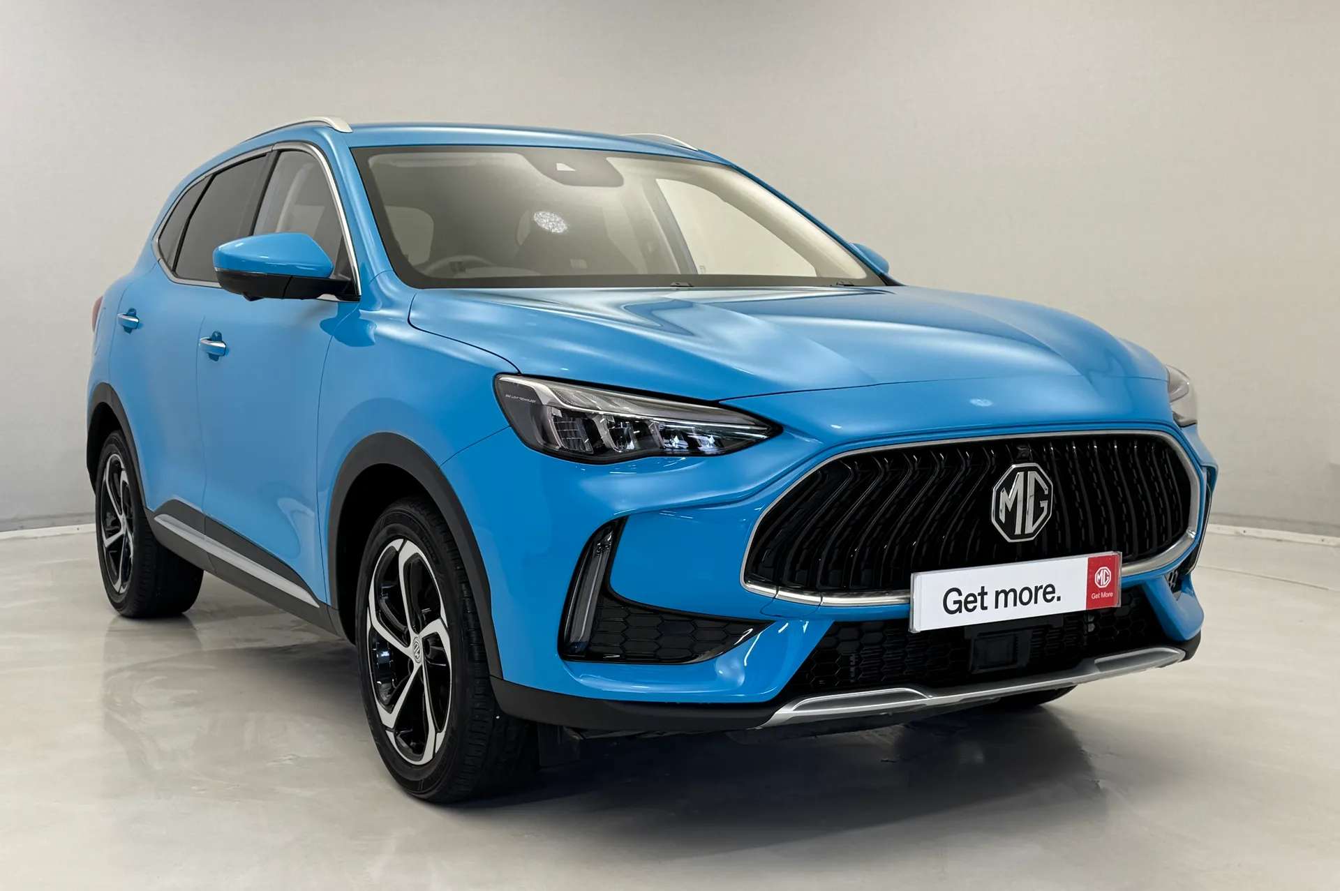 A 2023 MG HS 1.5 T-GDI PHEV Trophy 5dr Auto ðµPremium Plug-In Hybrid ðµ A 2023 MG HS 1.5 T-GDI PHEV Trophy 5dr Auto ðµPremium Plug-In Hybrid ðµ