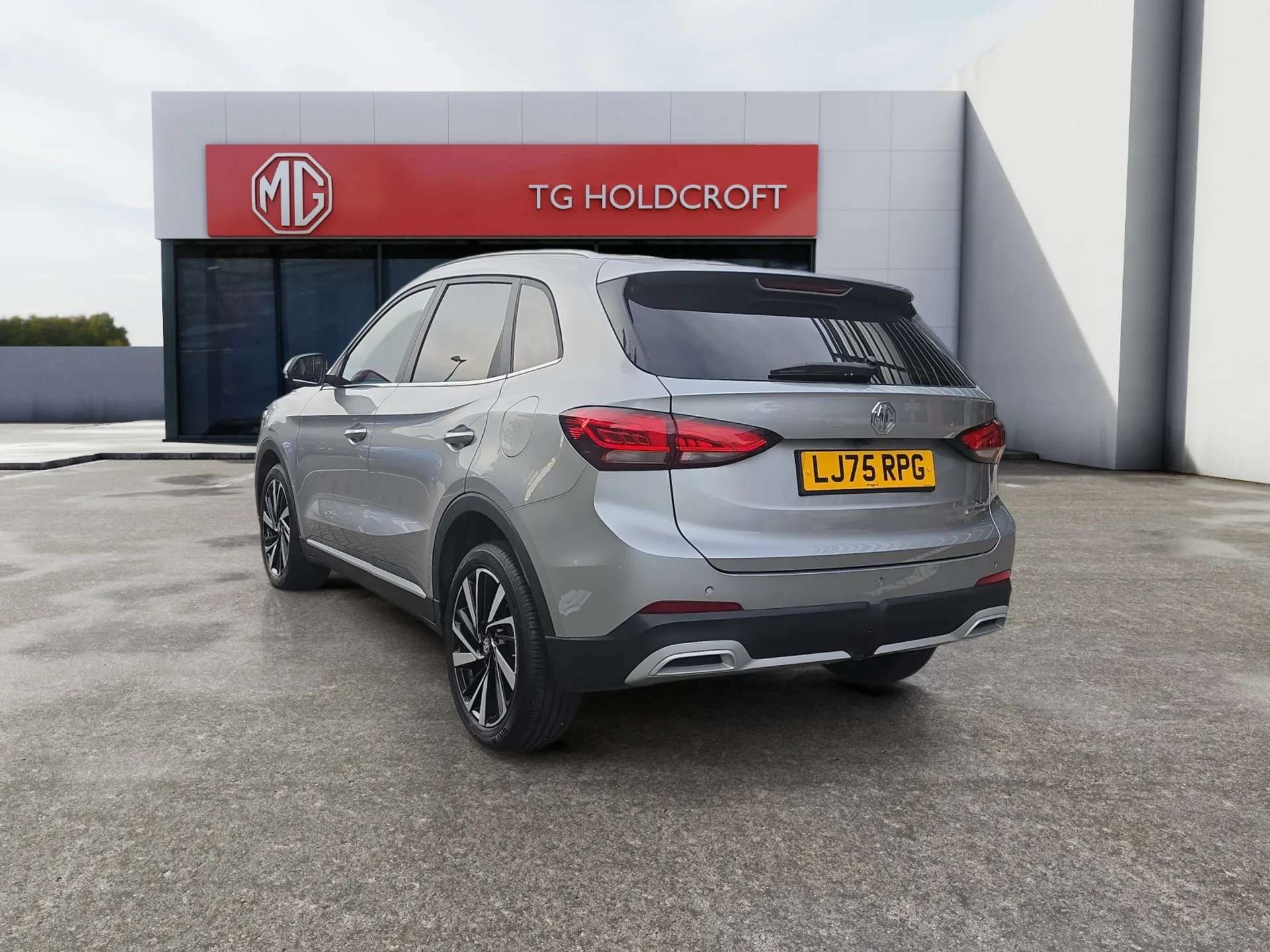A 2026 MG ZS 1.5 Hybrid+ Trophy 5dr Auto A 2026 MG ZS 1.5 Hybrid+ Trophy 5dr Auto