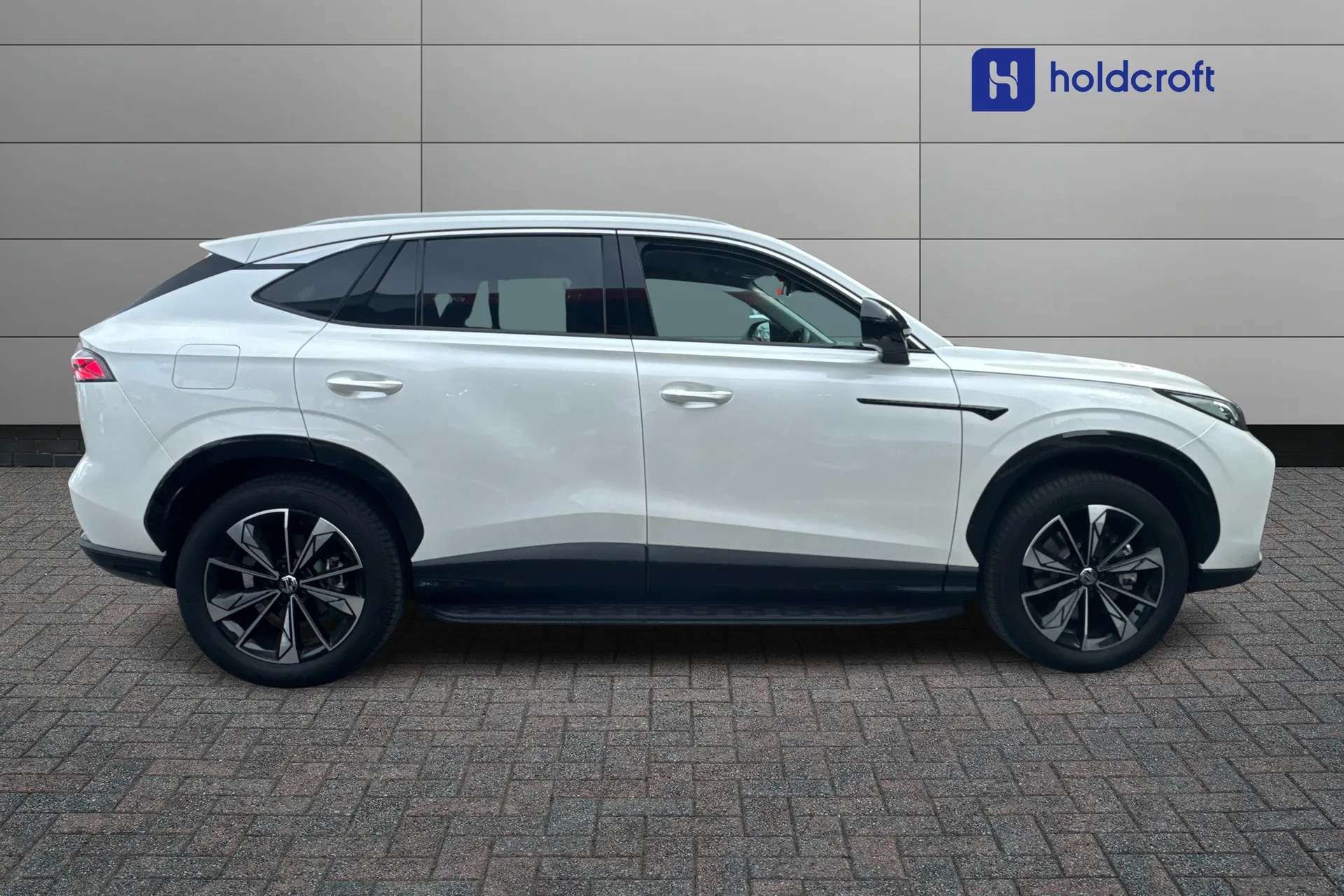 A 2026 MG HS 1.5 T-GDI PHEV Trophy 5dr Auto A 2026 MG HS 1.5 T-GDI PHEV Trophy 5dr Auto