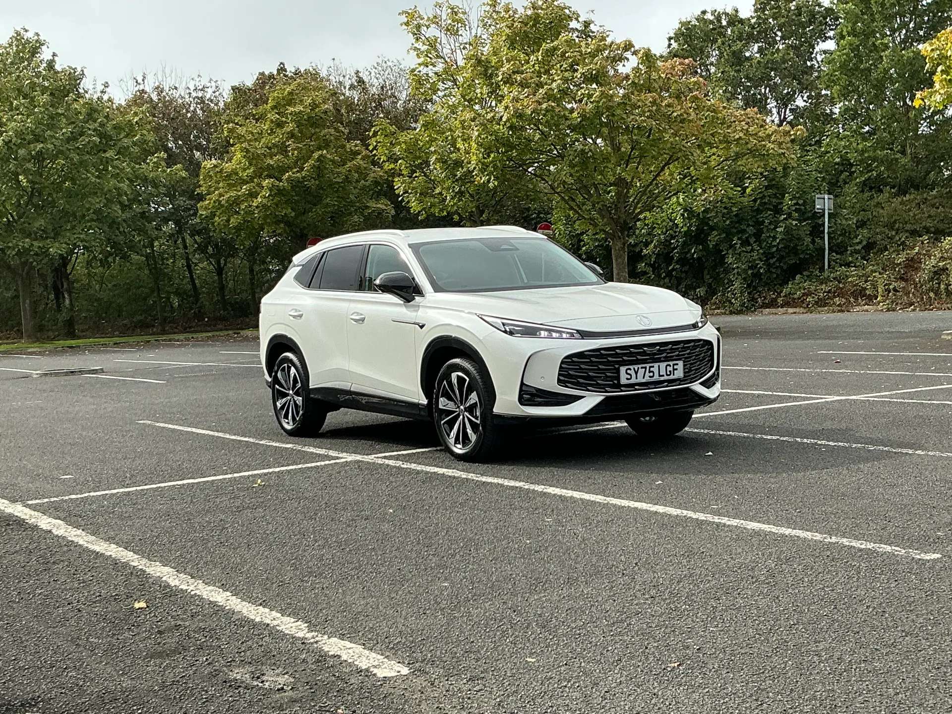 A 2025 MG HS 1.5 T-GDI Hybrid+ Trophy 5dr Auto A 2025 MG HS 1.5 T-GDI Hybrid+ Trophy 5dr Auto