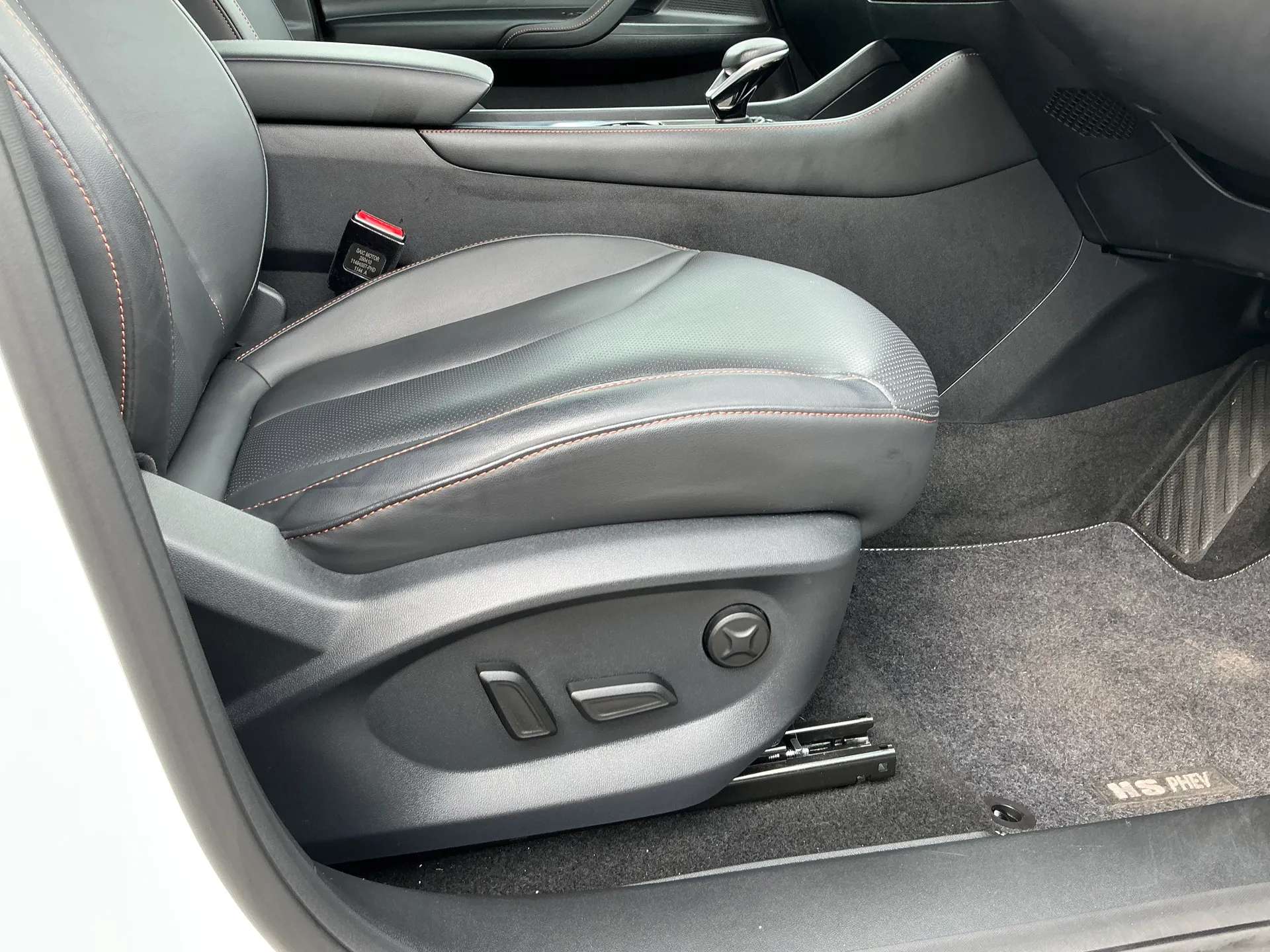 2025 MG HS 2025 MG HS