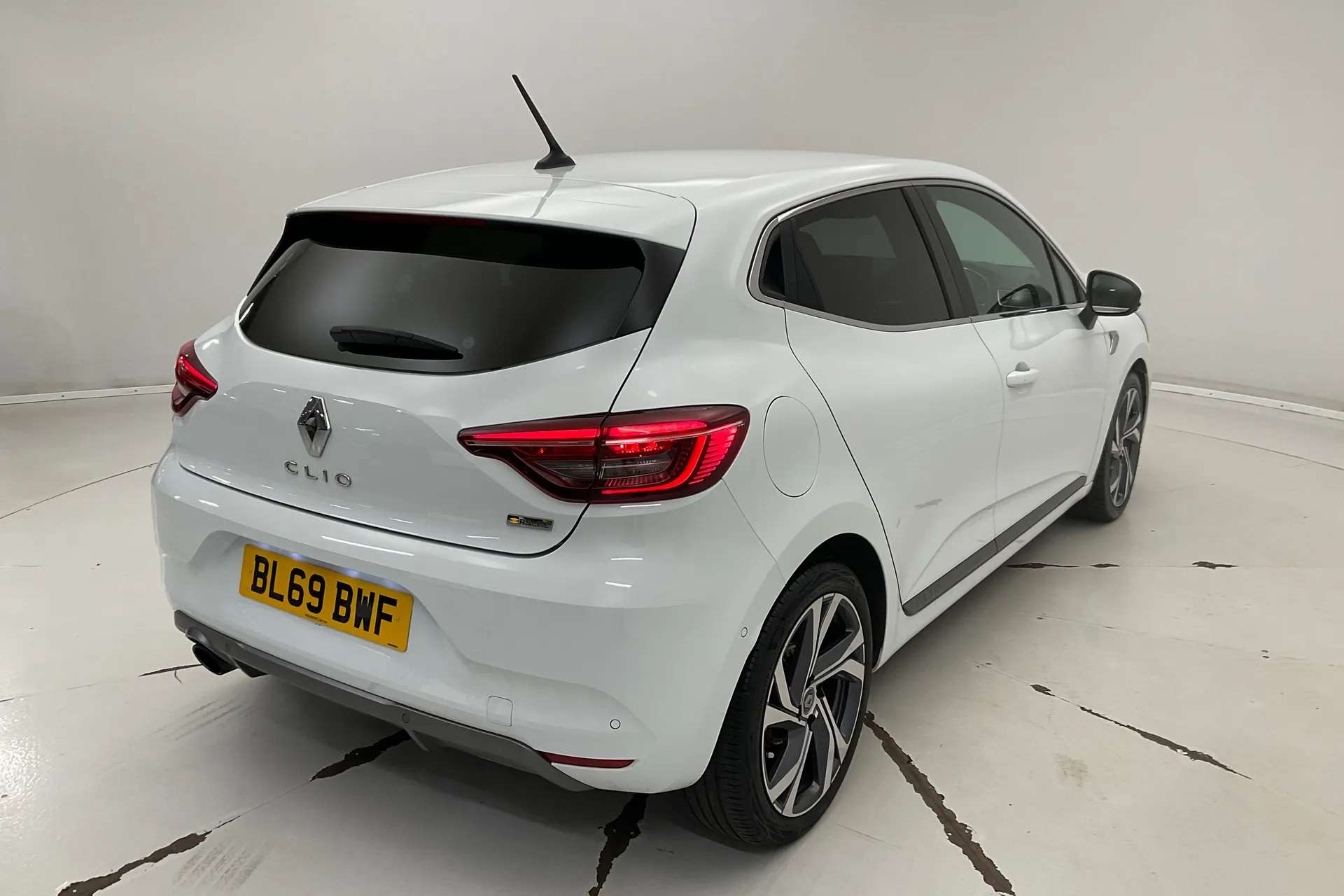 2019 RENAULT CLIO 2019 RENAULT CLIO