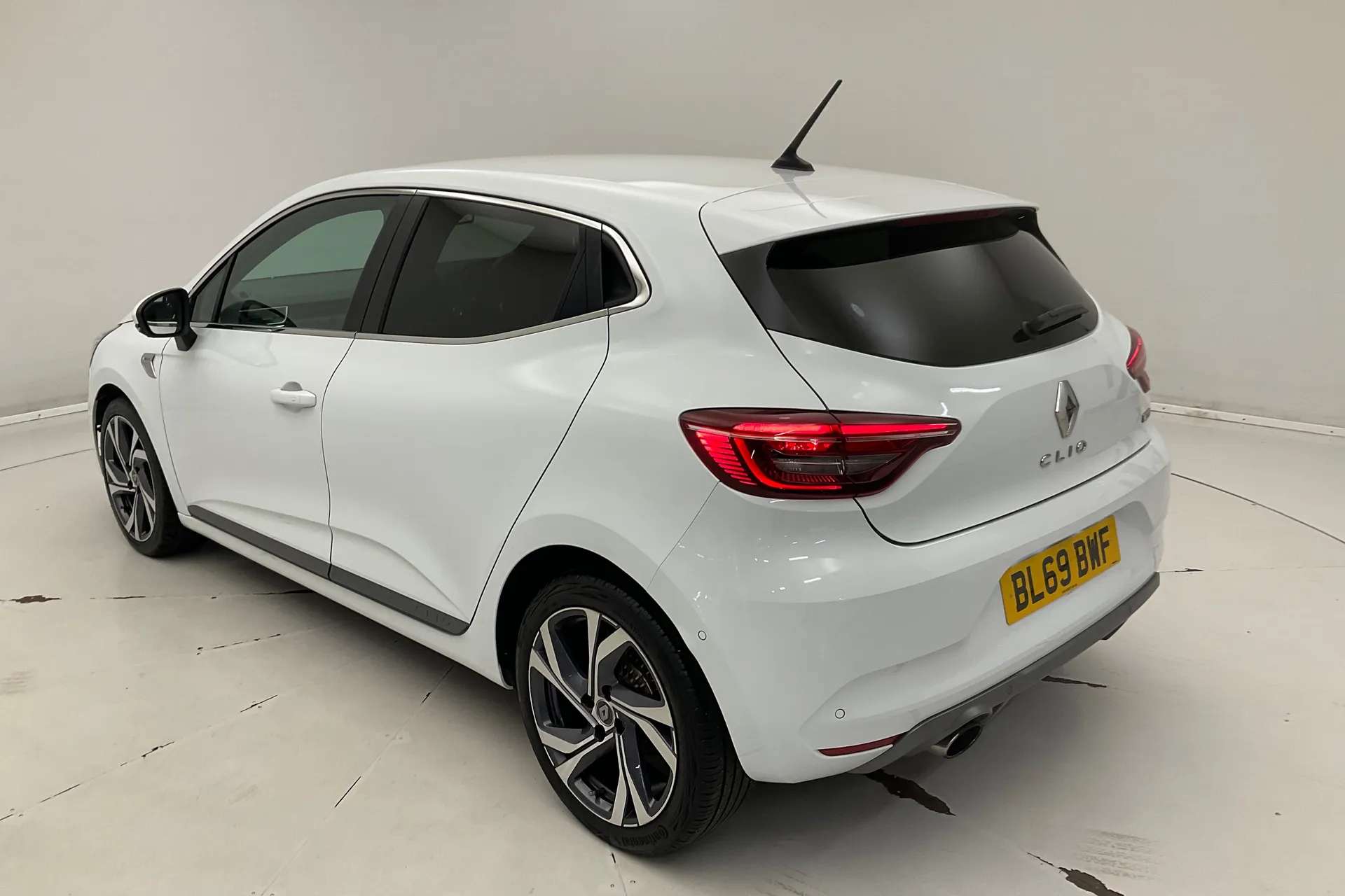 2019 RENAULT CLIO 2019 RENAULT CLIO