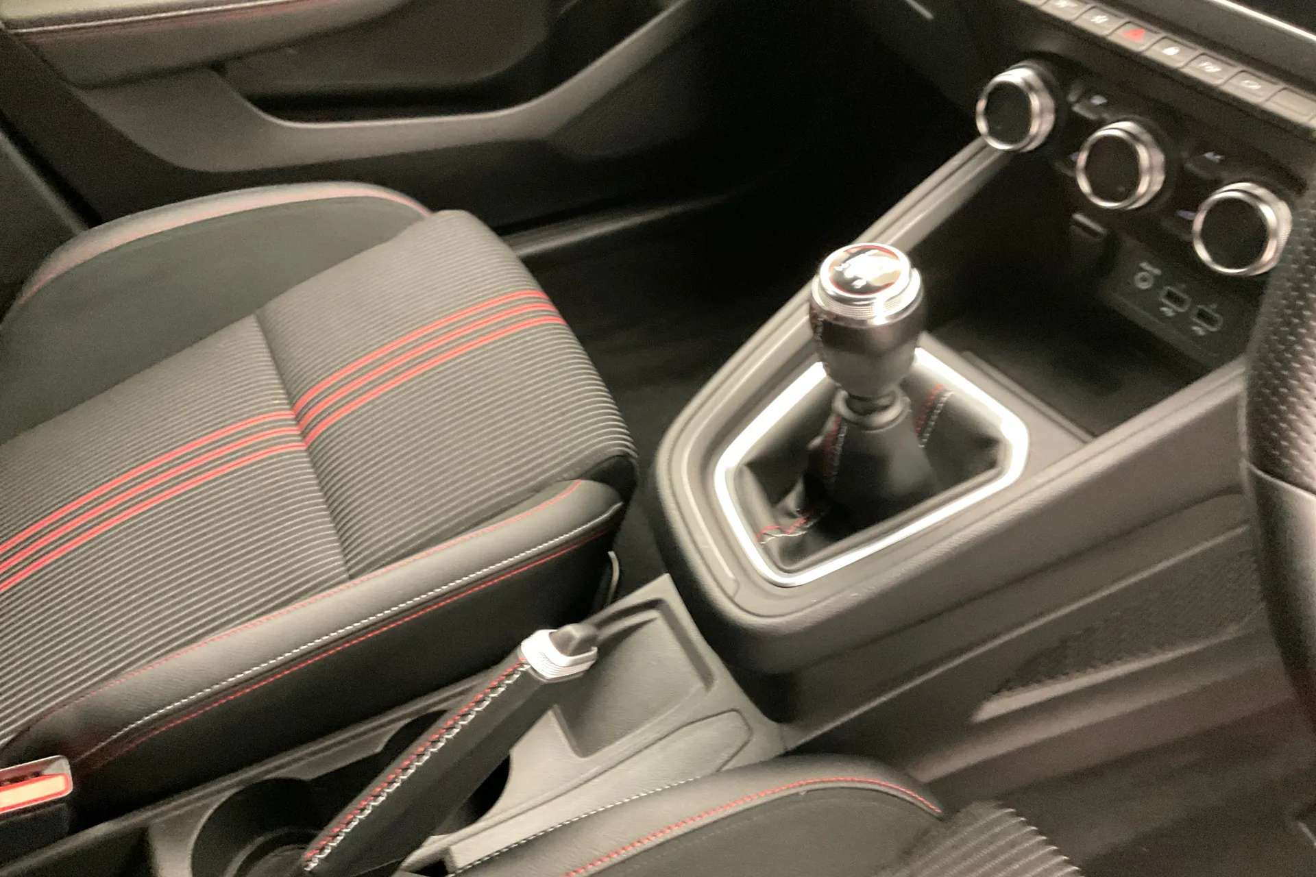 2019 RENAULT CLIO 2019 RENAULT CLIO