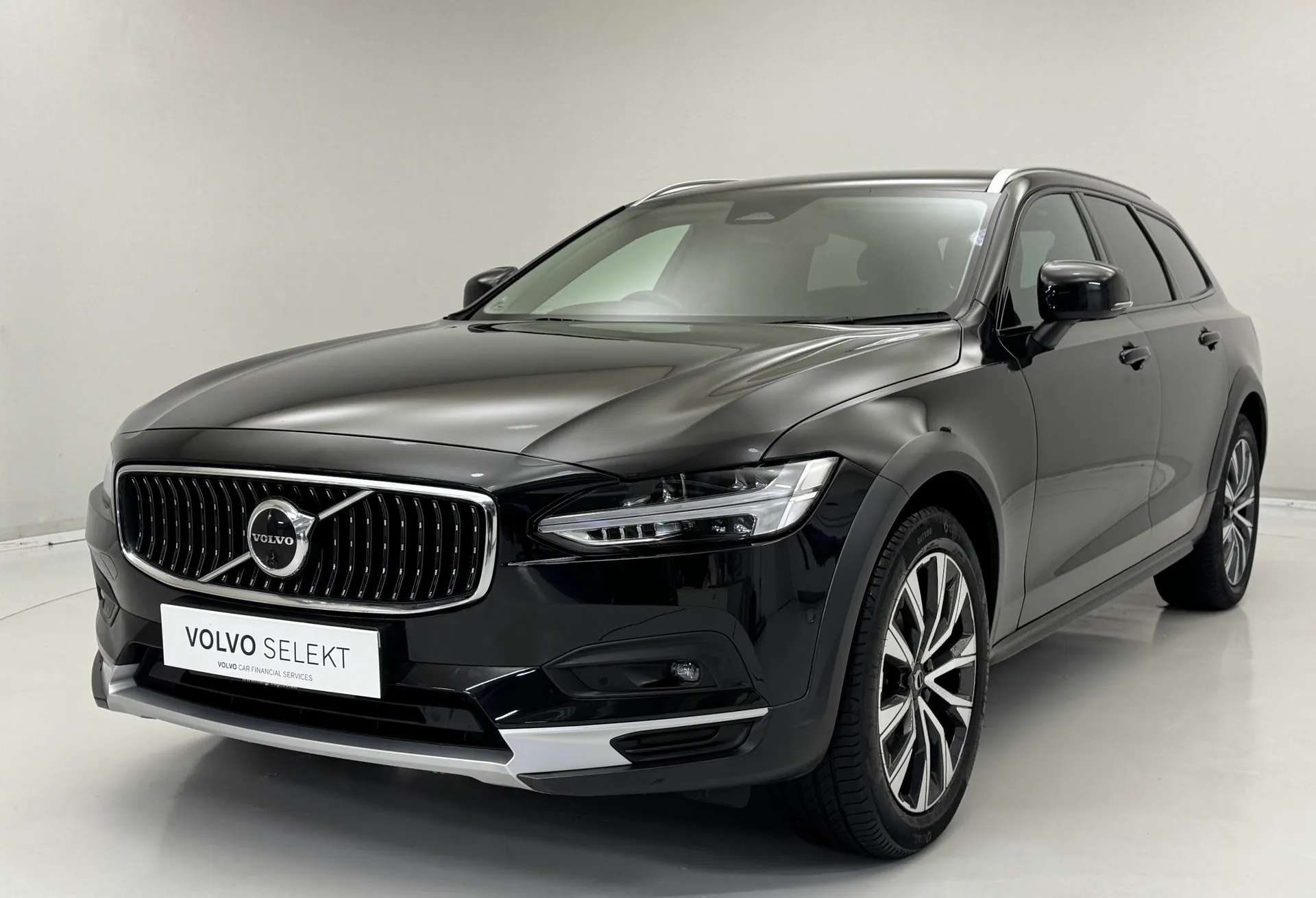 2023 VOLVO V90 2023 VOLVO V90