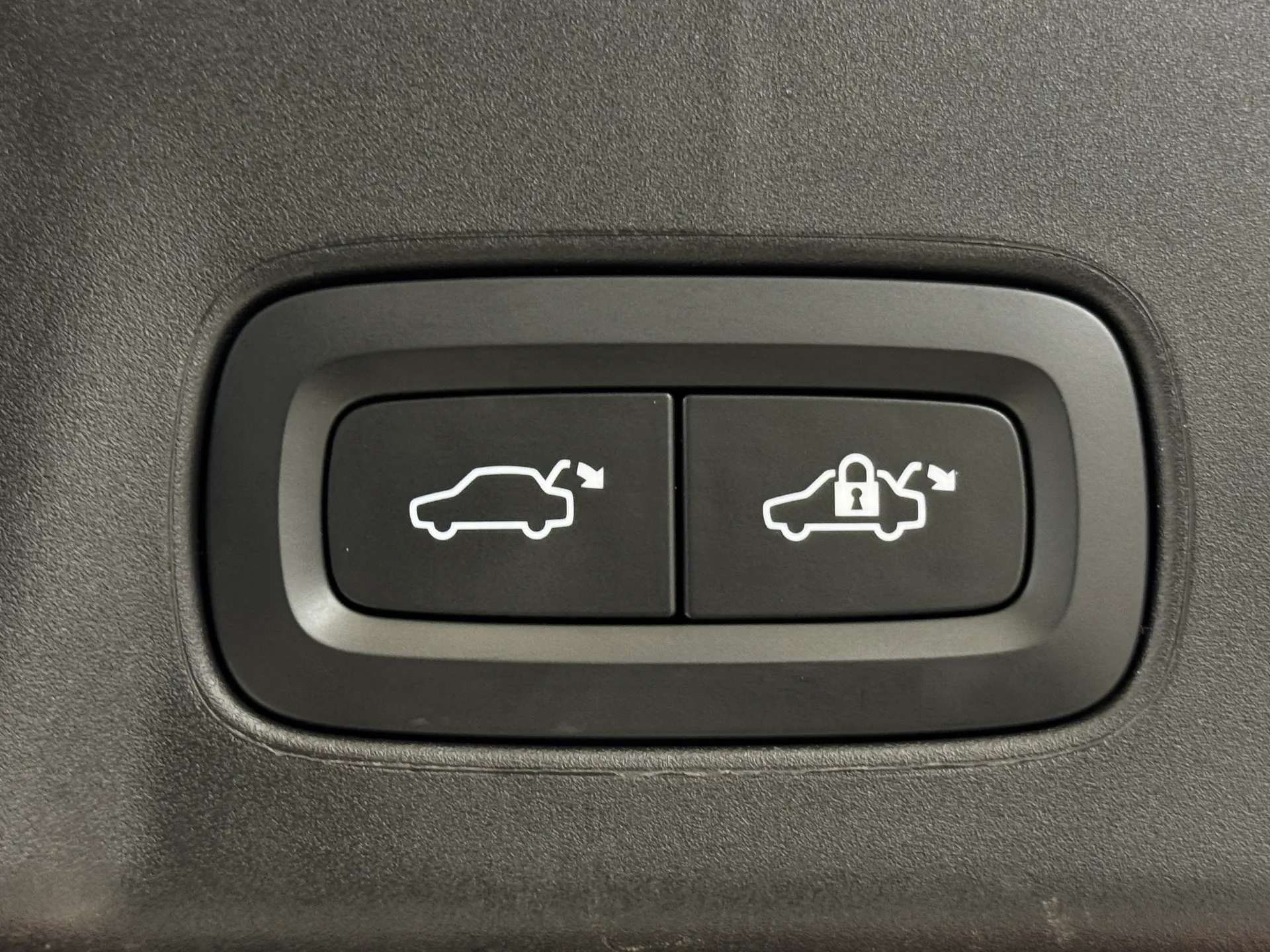 2023 VOLVO V90 2023 VOLVO V90