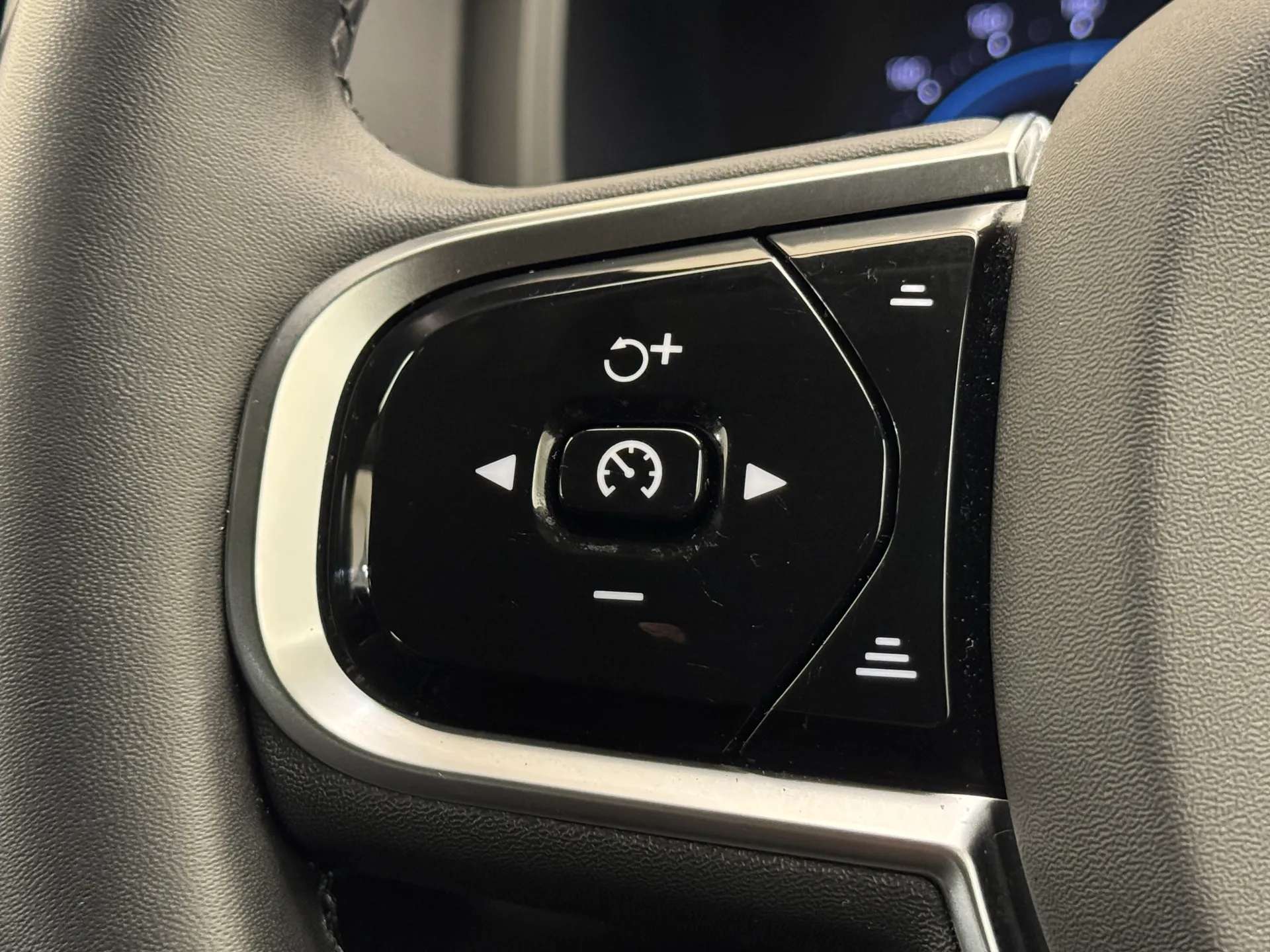 2023 VOLVO V90 2023 VOLVO V90