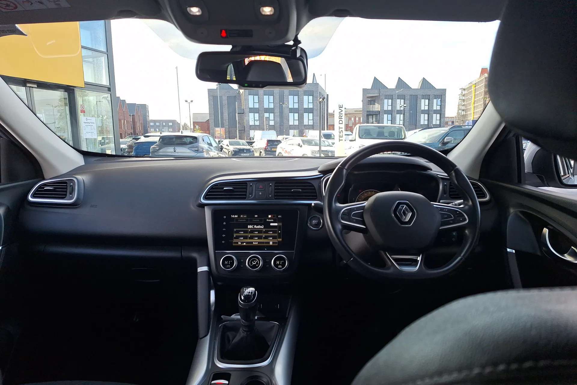 A 2021 RENAULT KADJAR 1.3 TCE S Edition 5dr A 2021 RENAULT KADJAR 1.3 TCE S Edition 5dr