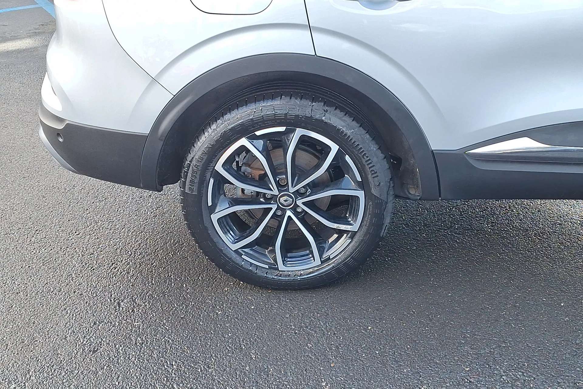 A 2021 RENAULT KADJAR 1.3 TCE S Edition 5dr A 2021 RENAULT KADJAR 1.3 TCE S Edition 5dr