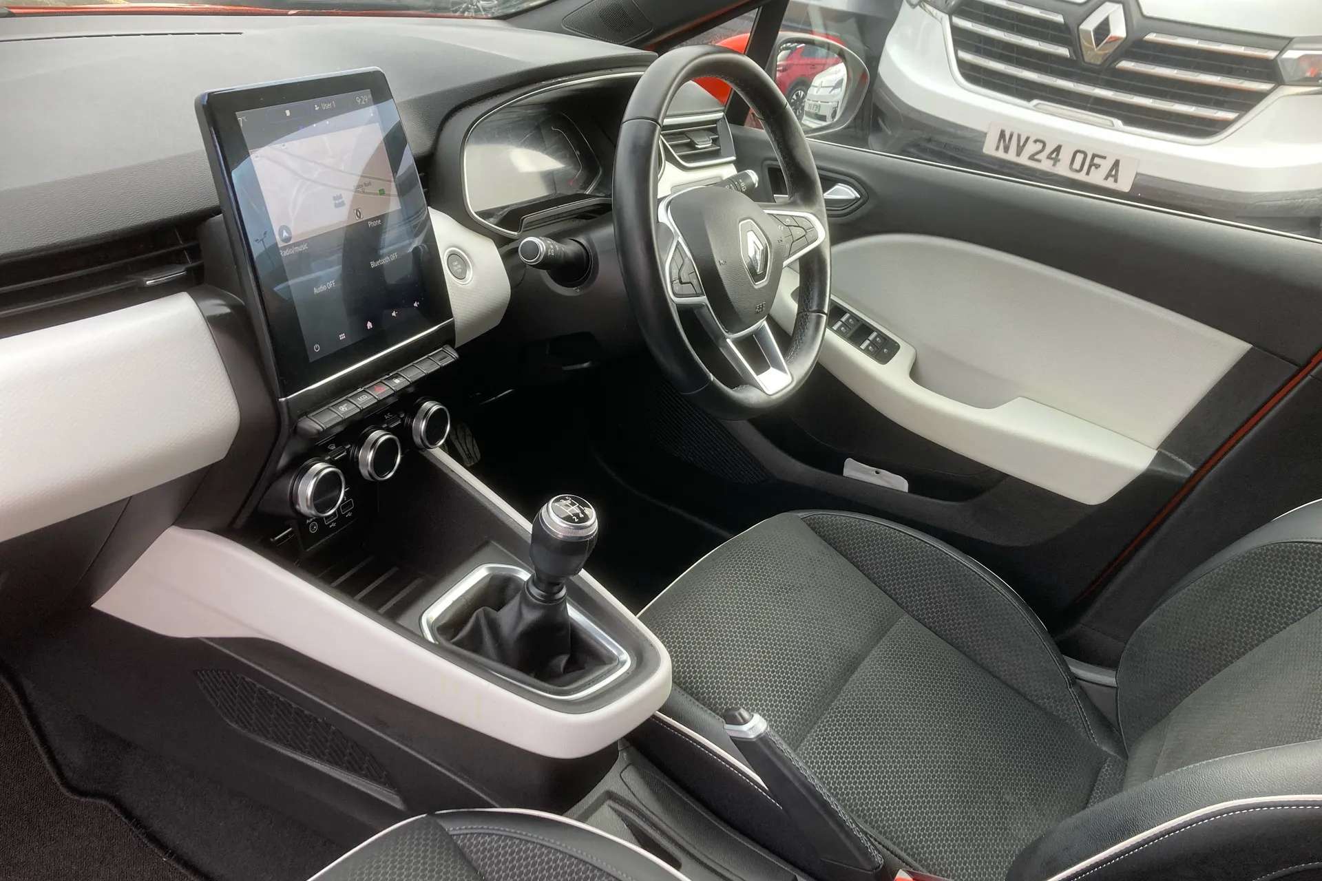 A 2020 RENAULT CLIO 1.0 TCe 100 S Edition 5dr A 2020 RENAULT CLIO 1.0 TCe 100 S Edition 5dr