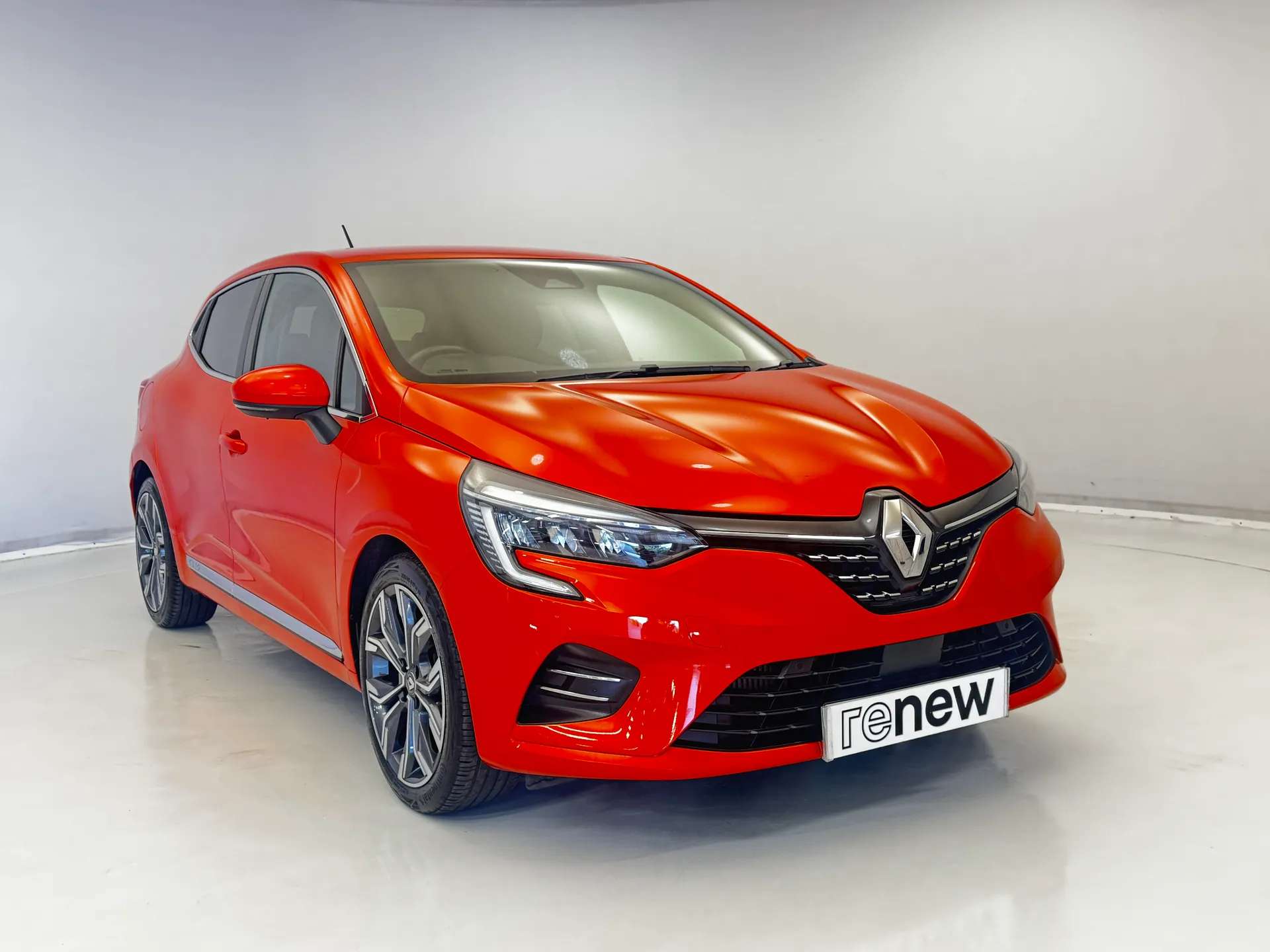 A 0 RENAULT CLIO 1.0 TCe 100 S Edition 5dr A 0 RENAULT CLIO 1.0 TCe 100 S Edition 5dr