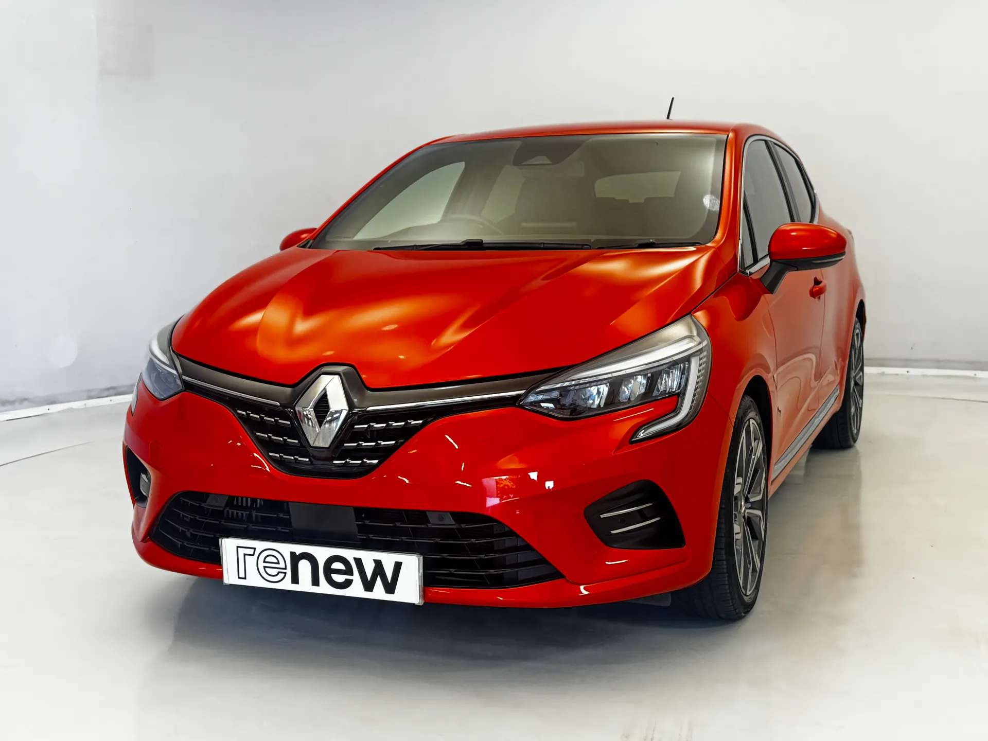 A 0 RENAULT CLIO 1.0 TCe 100 S Edition 5dr A 0 RENAULT CLIO 1.0 TCe 100 S Edition 5dr