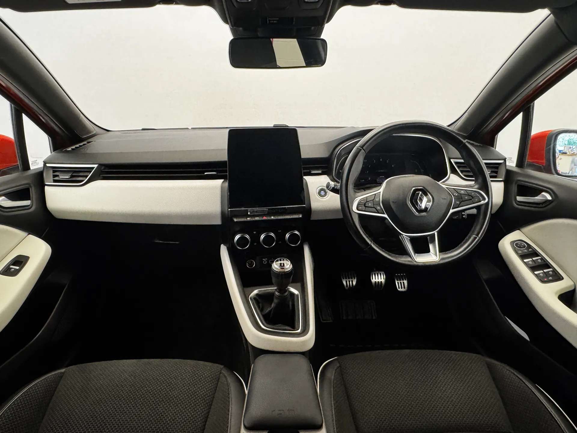 0 RENAULT CLIO 0 RENAULT CLIO