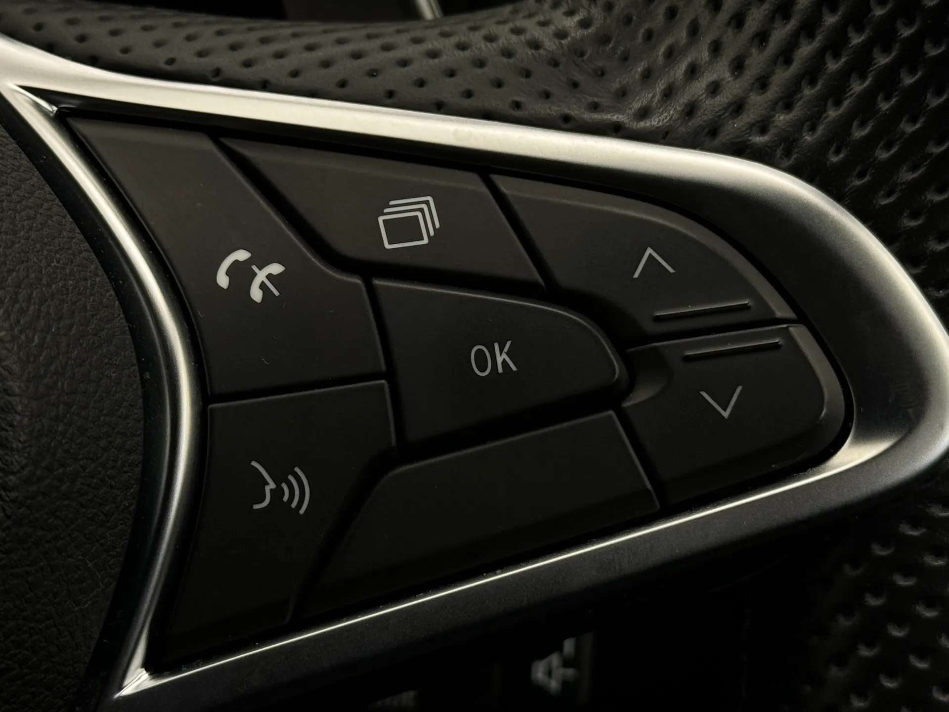 2025 RENAULT ARKANA 2025 RENAULT ARKANA