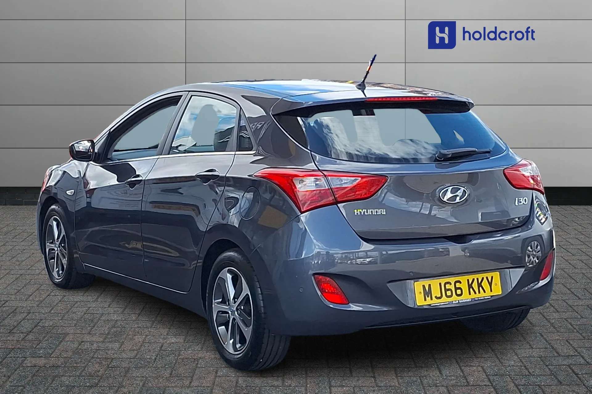 A 2016 HYUNDAI I30 1.6 SE 5dr Auto A 2016 HYUNDAI I30 1.6 SE 5dr Auto