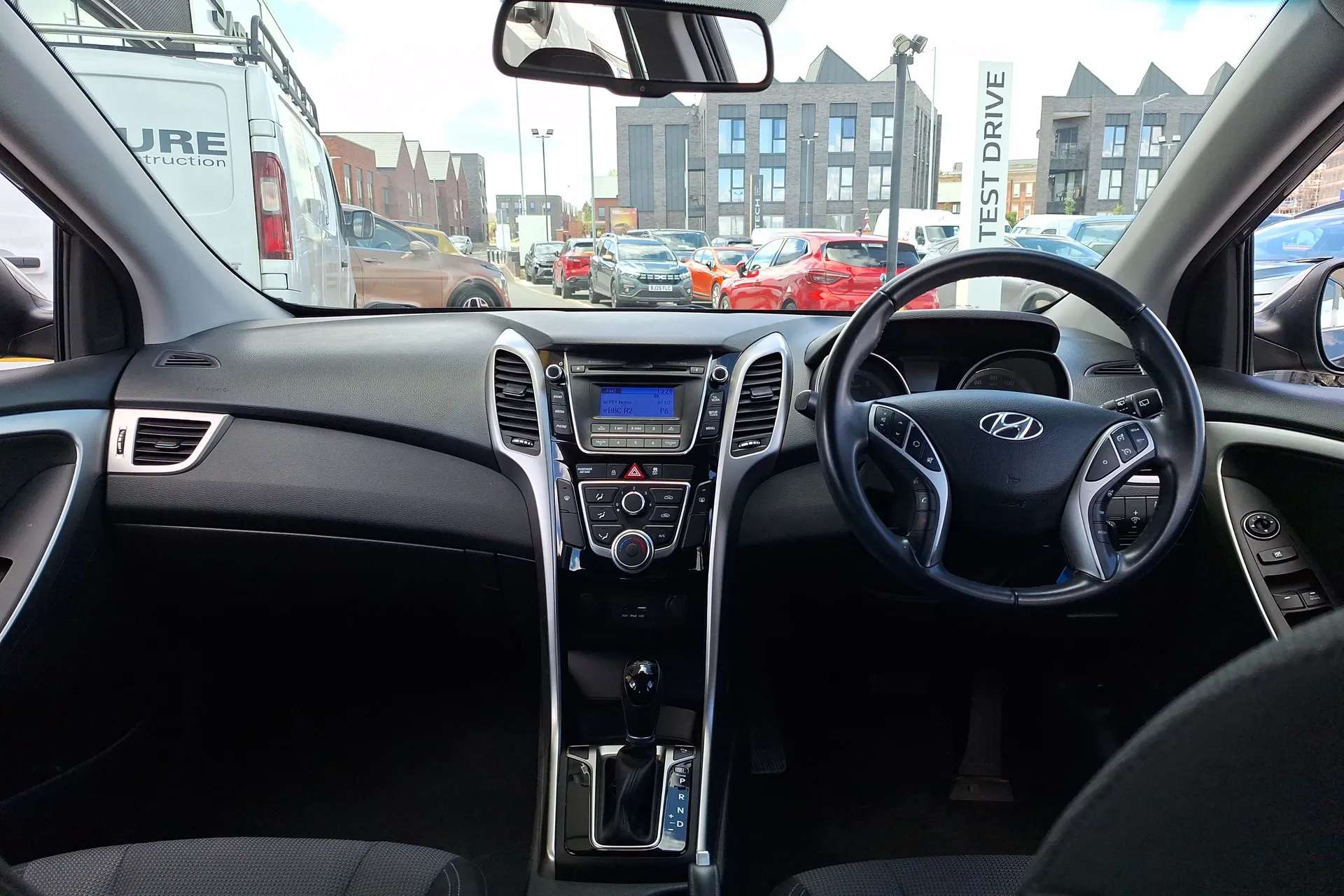 A 2016 HYUNDAI I30 1.6 SE 5dr Auto A 2016 HYUNDAI I30 1.6 SE 5dr Auto