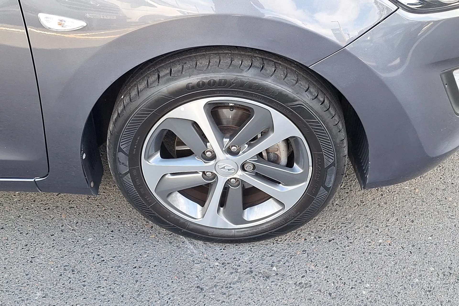 A 2016 HYUNDAI I30 1.6 SE 5dr Auto A 2016 HYUNDAI I30 1.6 SE 5dr Auto