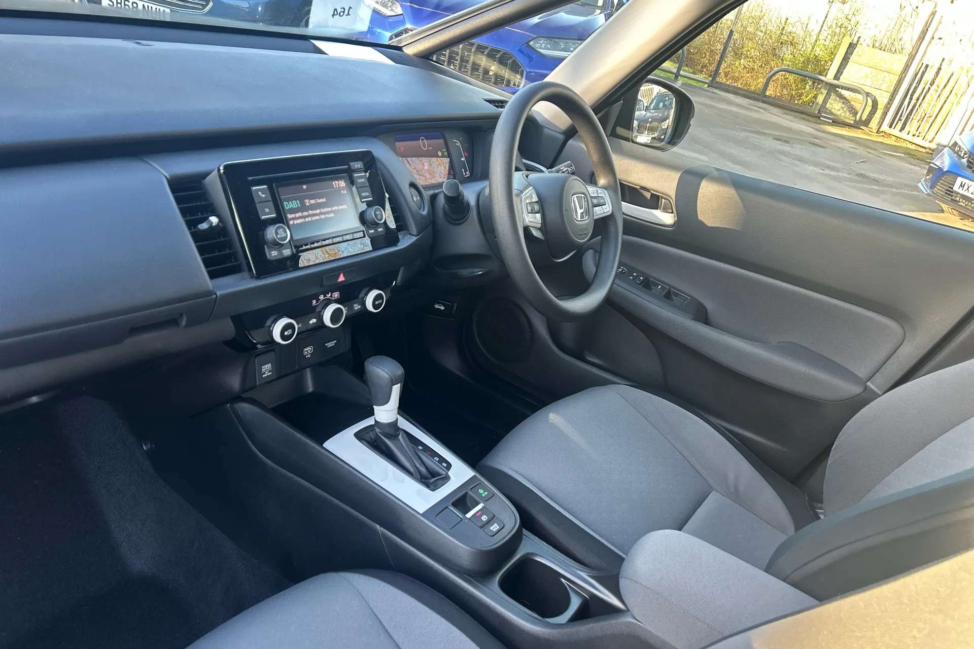 A 2022 HONDA JAZZ 1.5 i-MMD Hybrid SE 5dr eCVT A 2022 HONDA JAZZ 1.5 i-MMD Hybrid SE 5dr eCVT