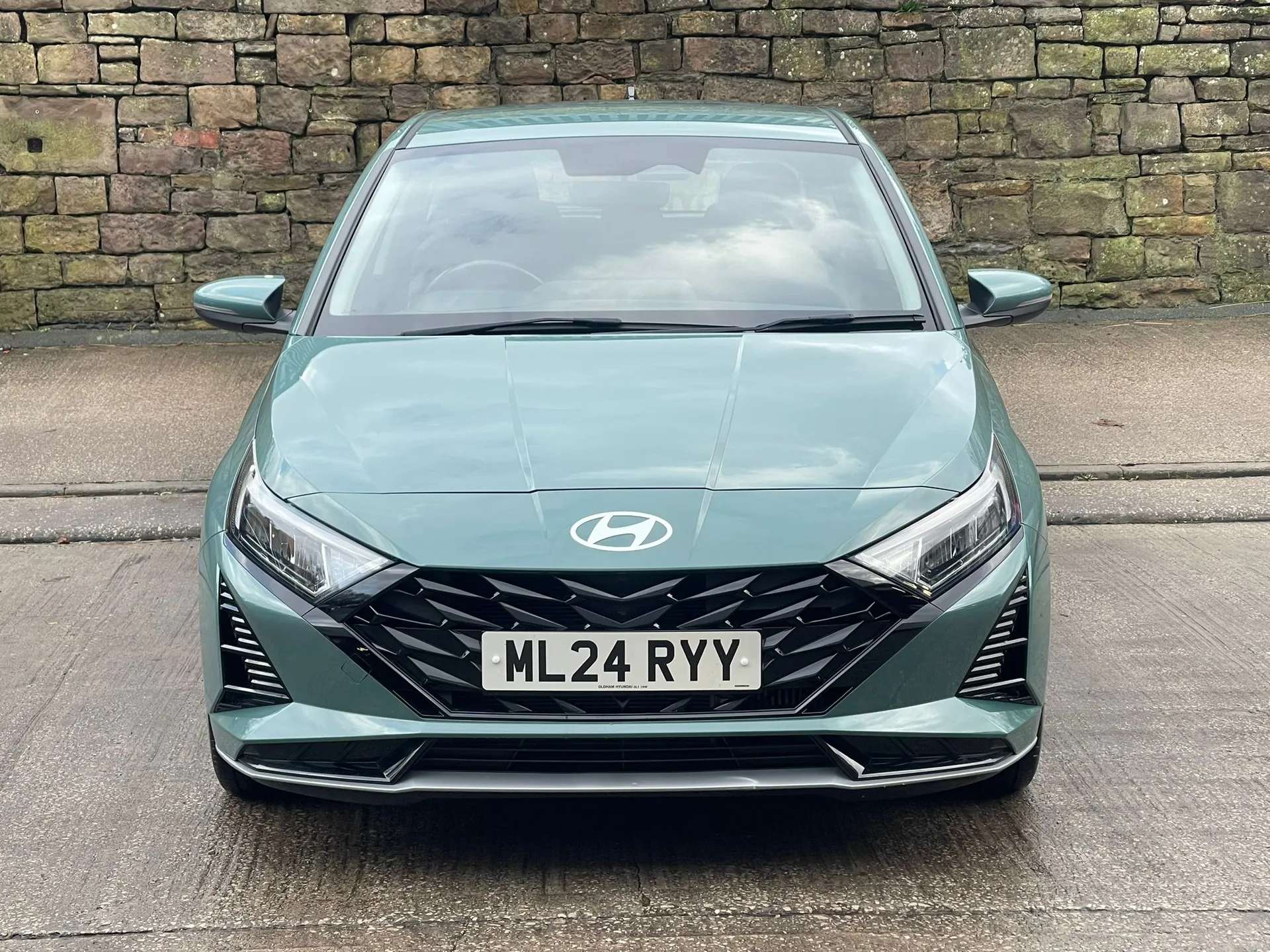 A 2024 HYUNDAI I20 1.0T GDi 48V MHD SE Connect 5dr âCARPLAYâCAMERAâSENSORSâ A 2024 HYUNDAI I20 1.0T GDi 48V MHD SE Connect 5dr âCARPLAYâCAMERAâSENSORSâ