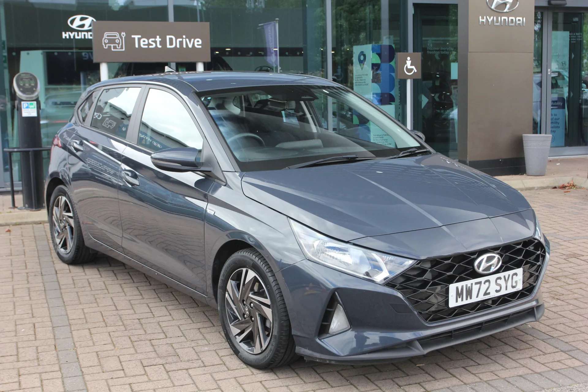A 2022 HYUNDAI I20 1.0T GDi 48V MHD SE Connect 5dr ZERO DEPOSIT FINANCE AVAILABLE A 2022 HYUNDAI I20 1.0T GDi 48V MHD SE Connect 5dr ZERO DEPOSIT FINANCE AVAILABLE