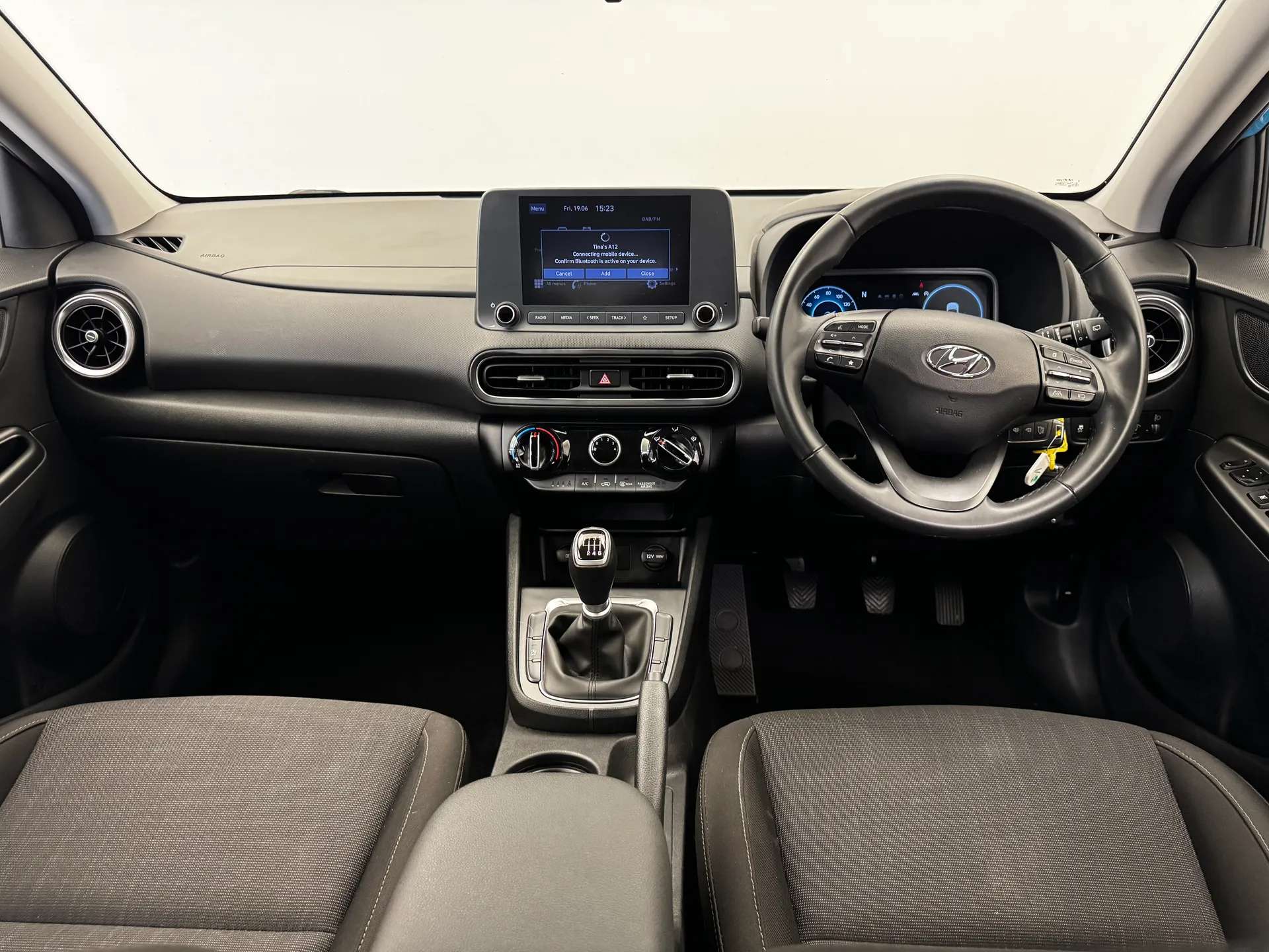 A 2022 HYUNDAI KONA 1.0 TGDi 48V MHEV SE Connect 5dr A 2022 HYUNDAI KONA 1.0 TGDi 48V MHEV SE Connect 5dr