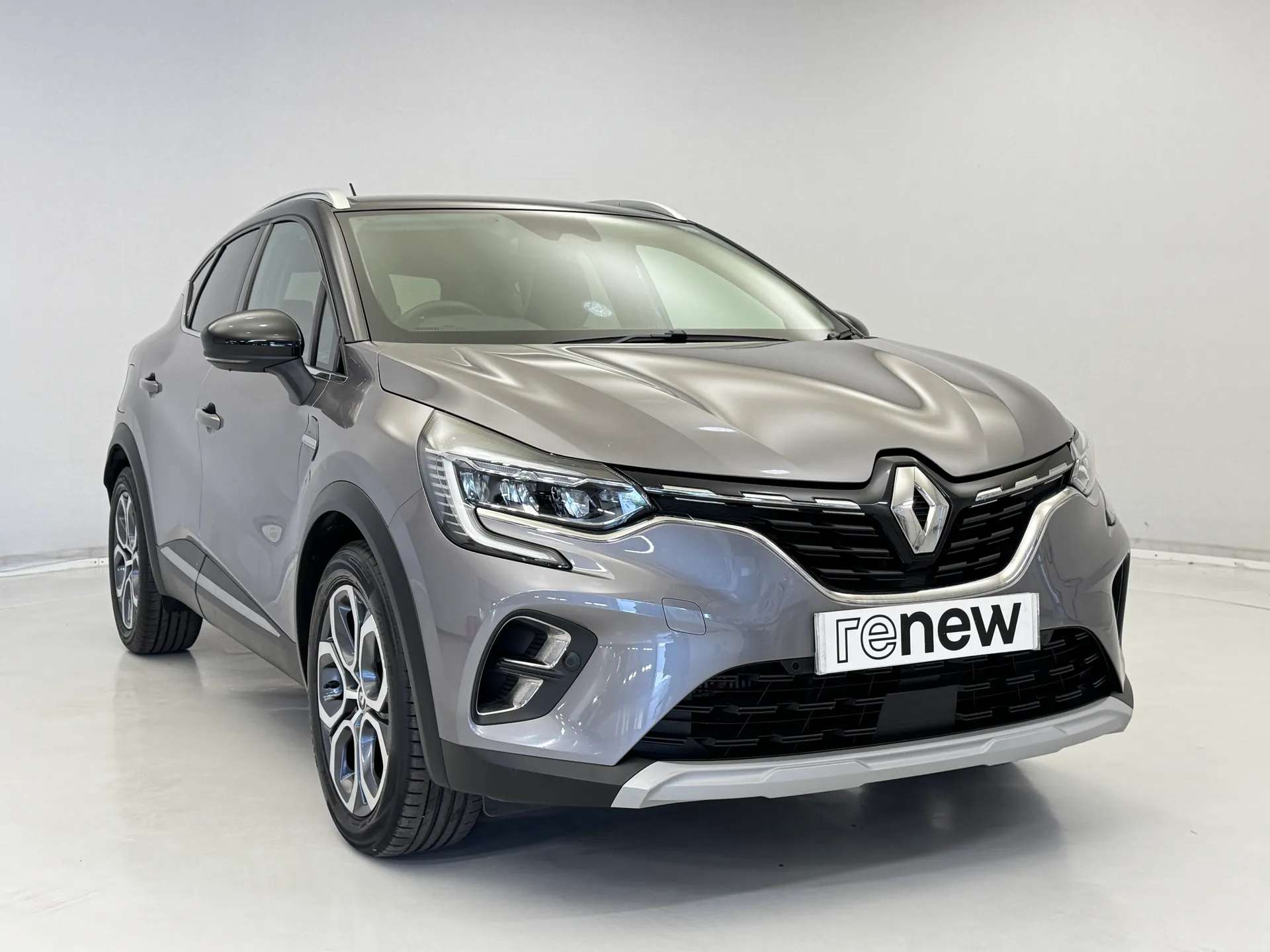 A 2022 RENAULT CAPTUR 1.0 TCE 90 SE Edition 5dr A 2022 RENAULT CAPTUR 1.0 TCE 90 SE Edition 5dr