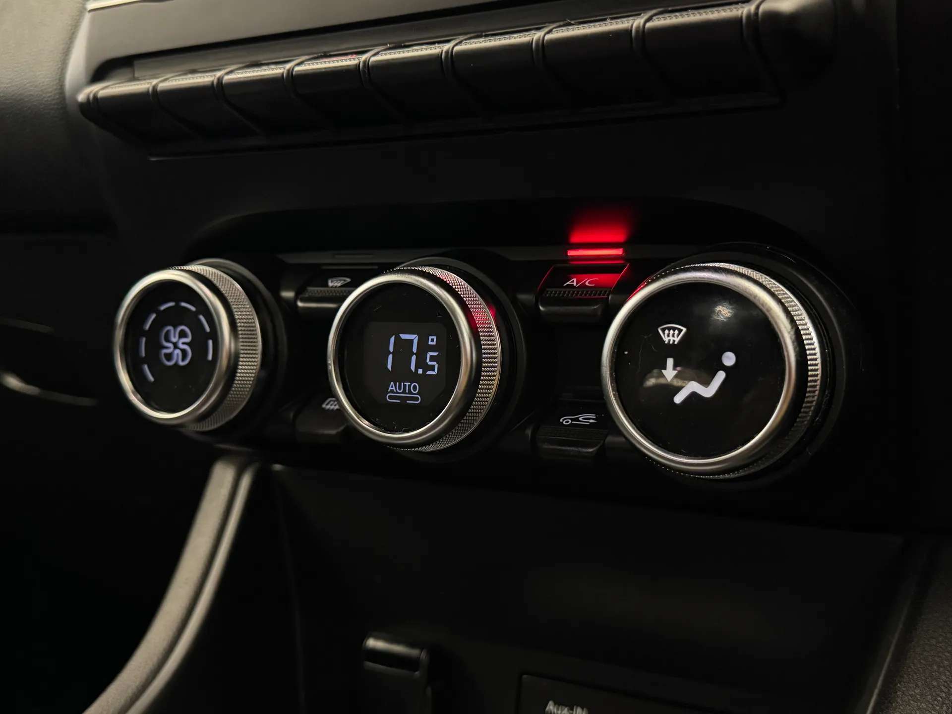 2022 RENAULT CAPTUR 2022 RENAULT CAPTUR