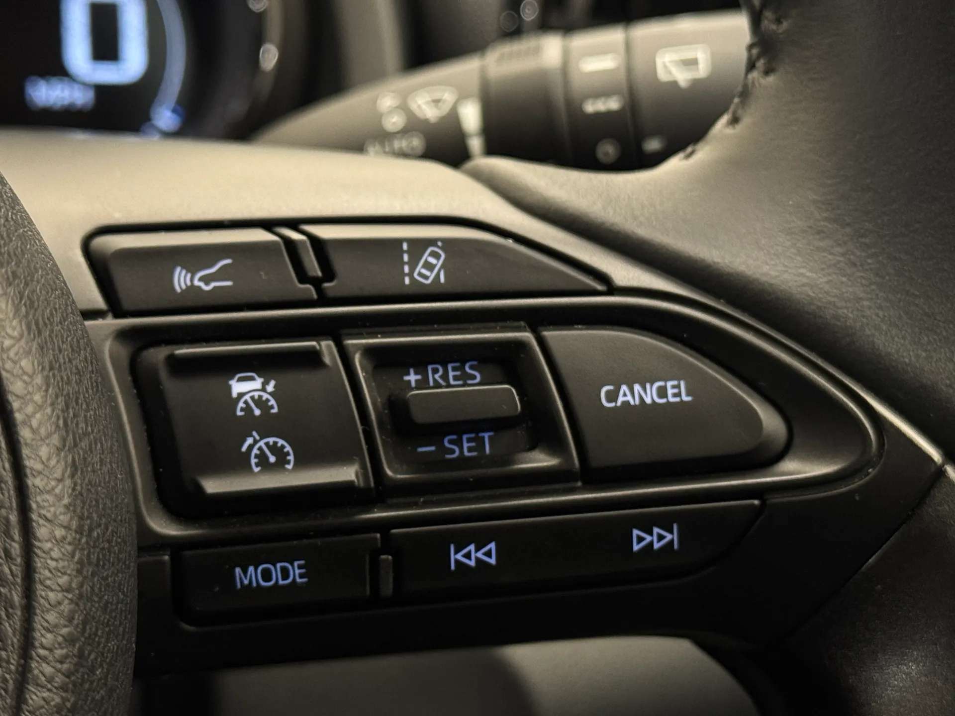 2023 MAZDA 2 HYBRID 2023 MAZDA 2 HYBRID