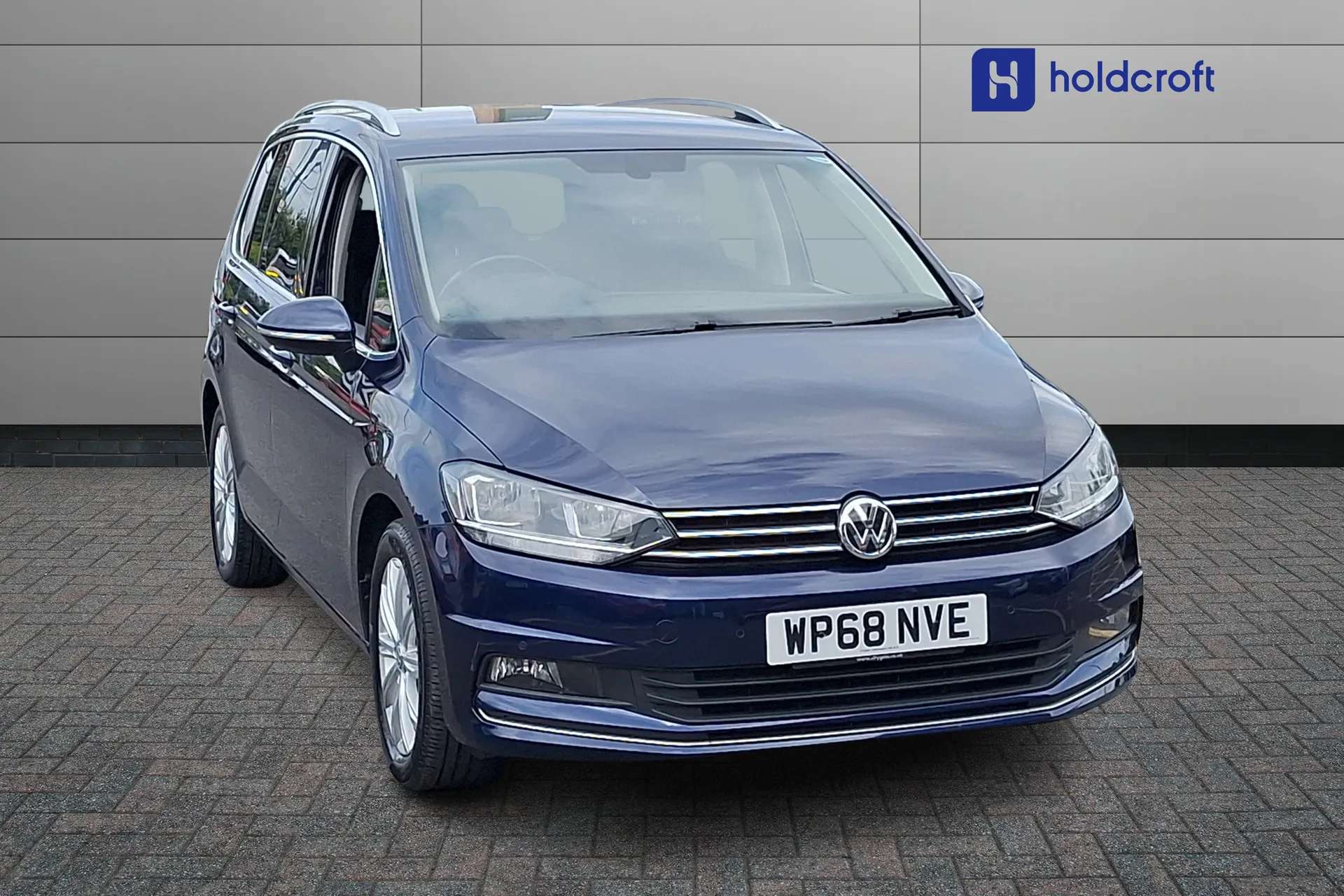 A 2019 VOLKSWAGEN TOURAN 1.5 TSI EVO SEL 5dr A 2019 VOLKSWAGEN TOURAN 1.5 TSI EVO SEL 5dr