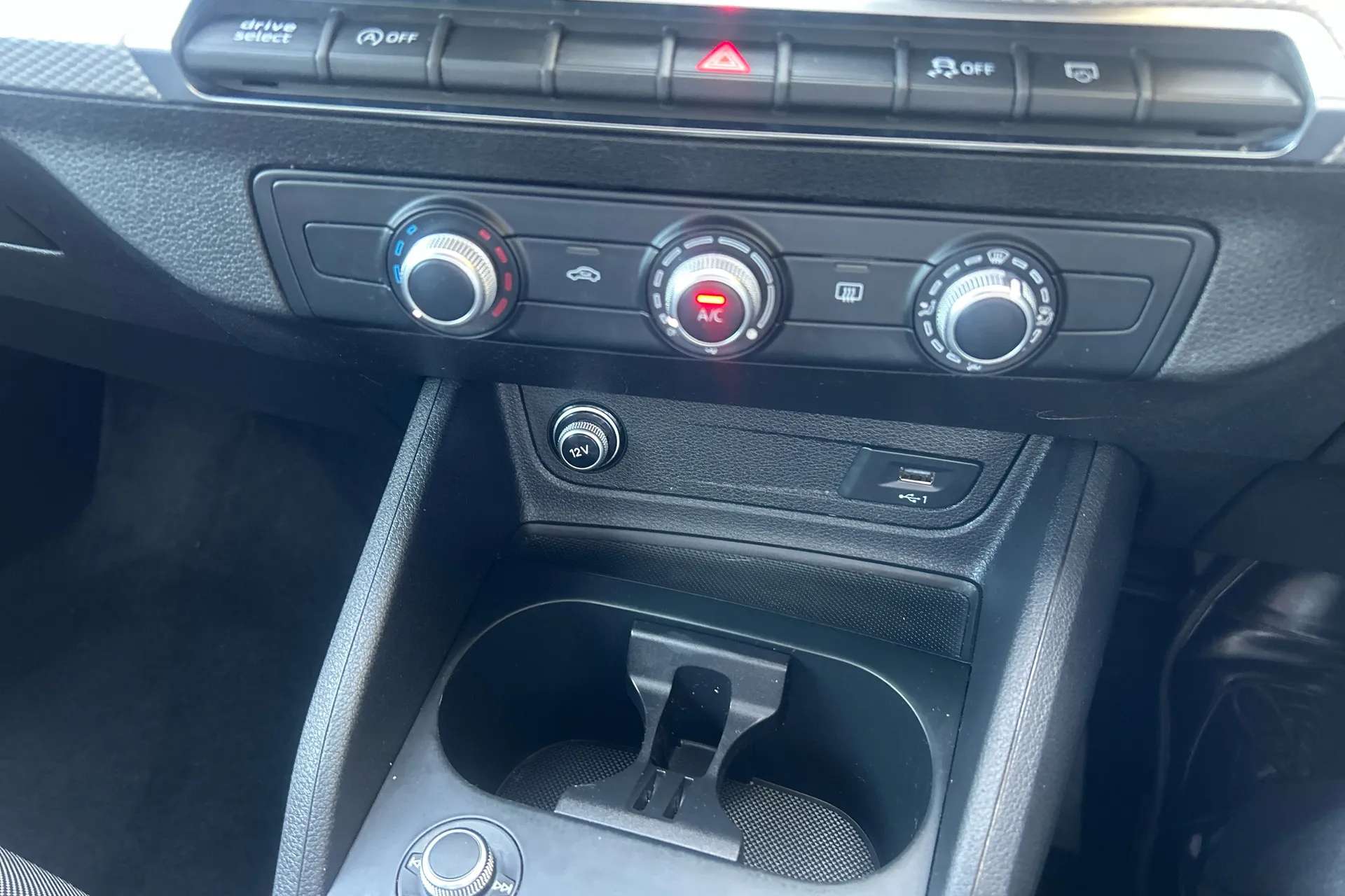 2022 AUDI Q2 2022 AUDI Q2
