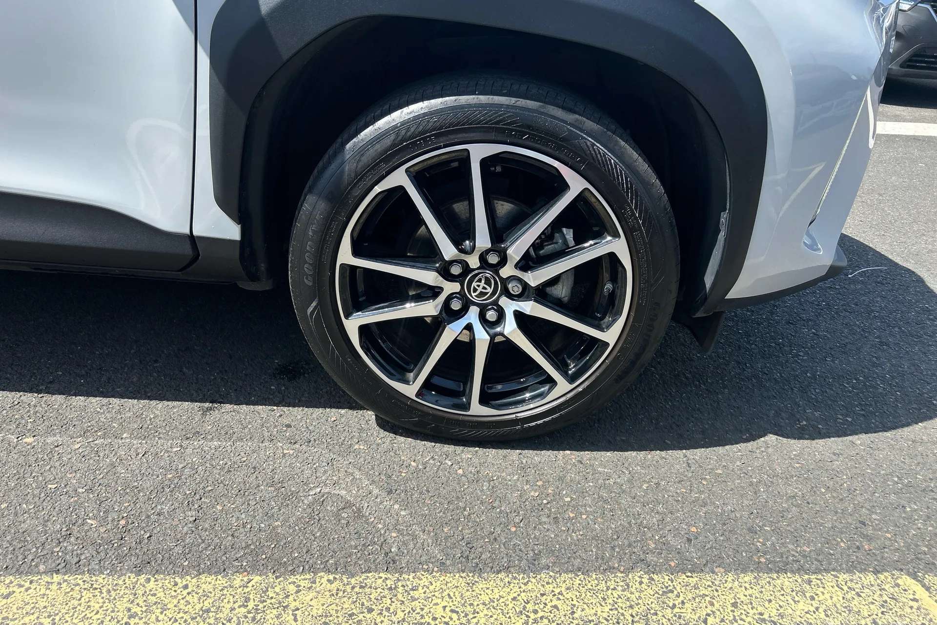 A 2023 TOYOTA YARIS CROSS 1.5 Hybrid GR Sport 5dr CVT A 2023 TOYOTA YARIS CROSS 1.5 Hybrid GR Sport 5dr CVT