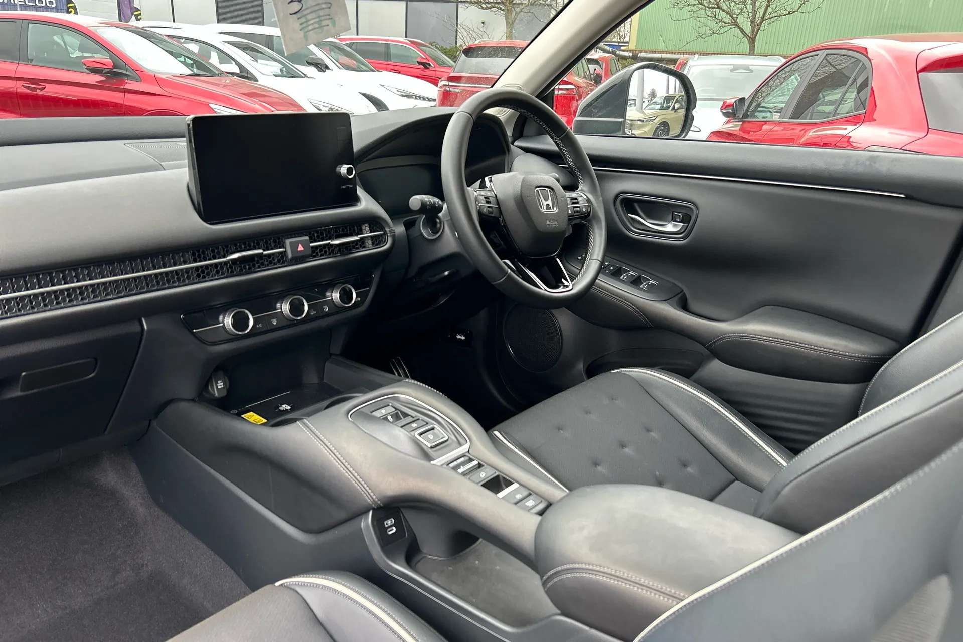 A 2025 HONDA ZR-V 2.0 eHEV Sport 5dr CVT A 2025 HONDA ZR-V 2.0 eHEV Sport 5dr CVT