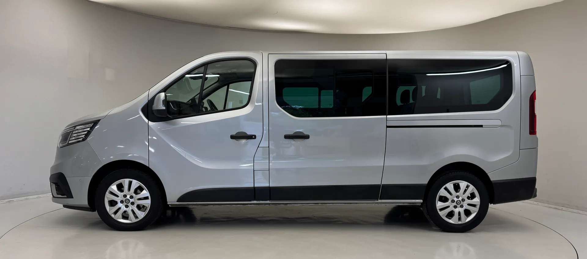 2023 RENAULT TRAFIC 2023 RENAULT TRAFIC