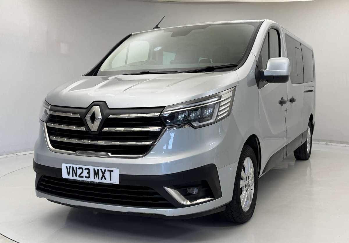 Check out this Renault Trafic 2023 Diesel Manual