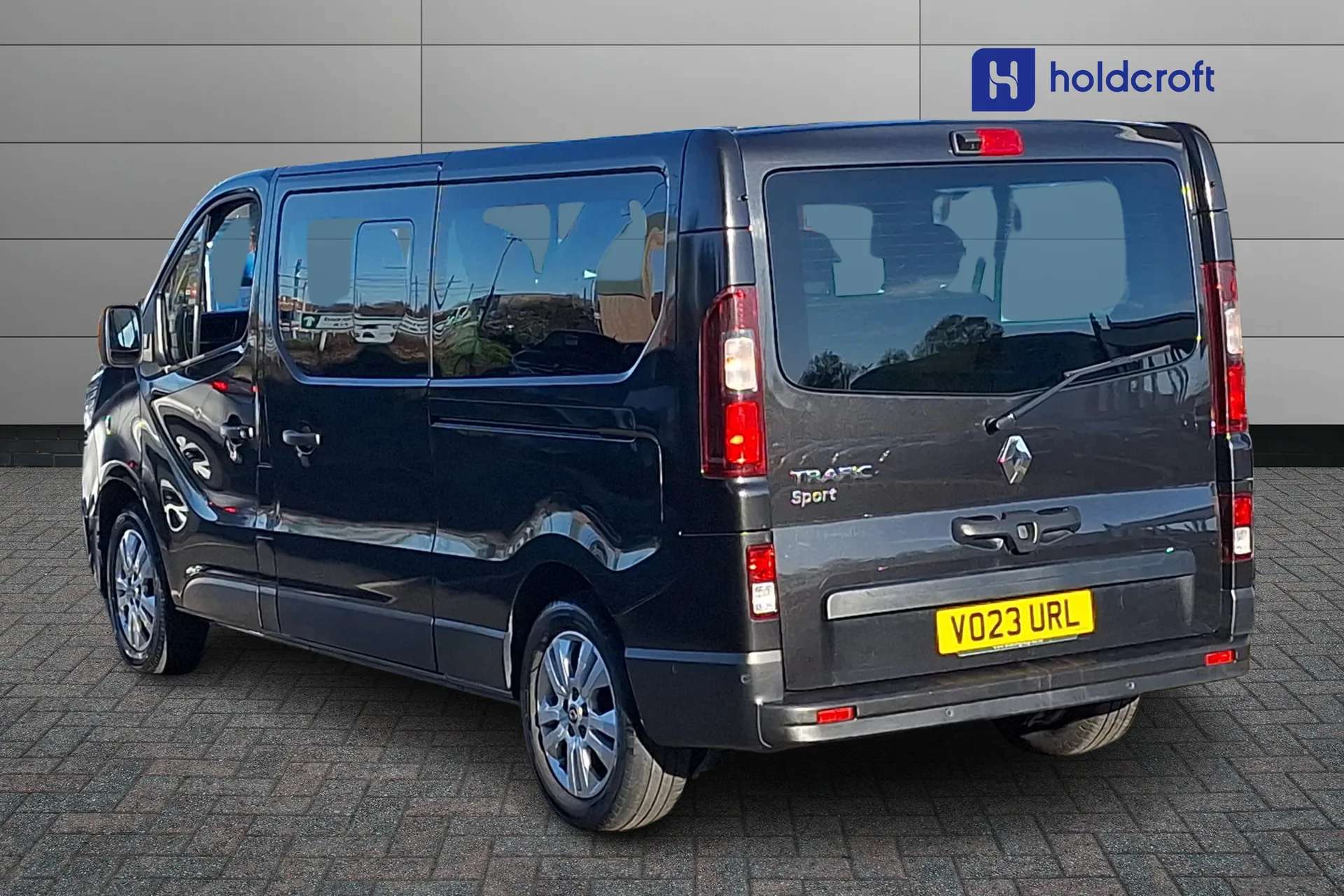 A 2023 RENAULT TRAFIC LL30 SPORT BLUE DC A 2023 RENAULT TRAFIC LL30 SPORT BLUE DC