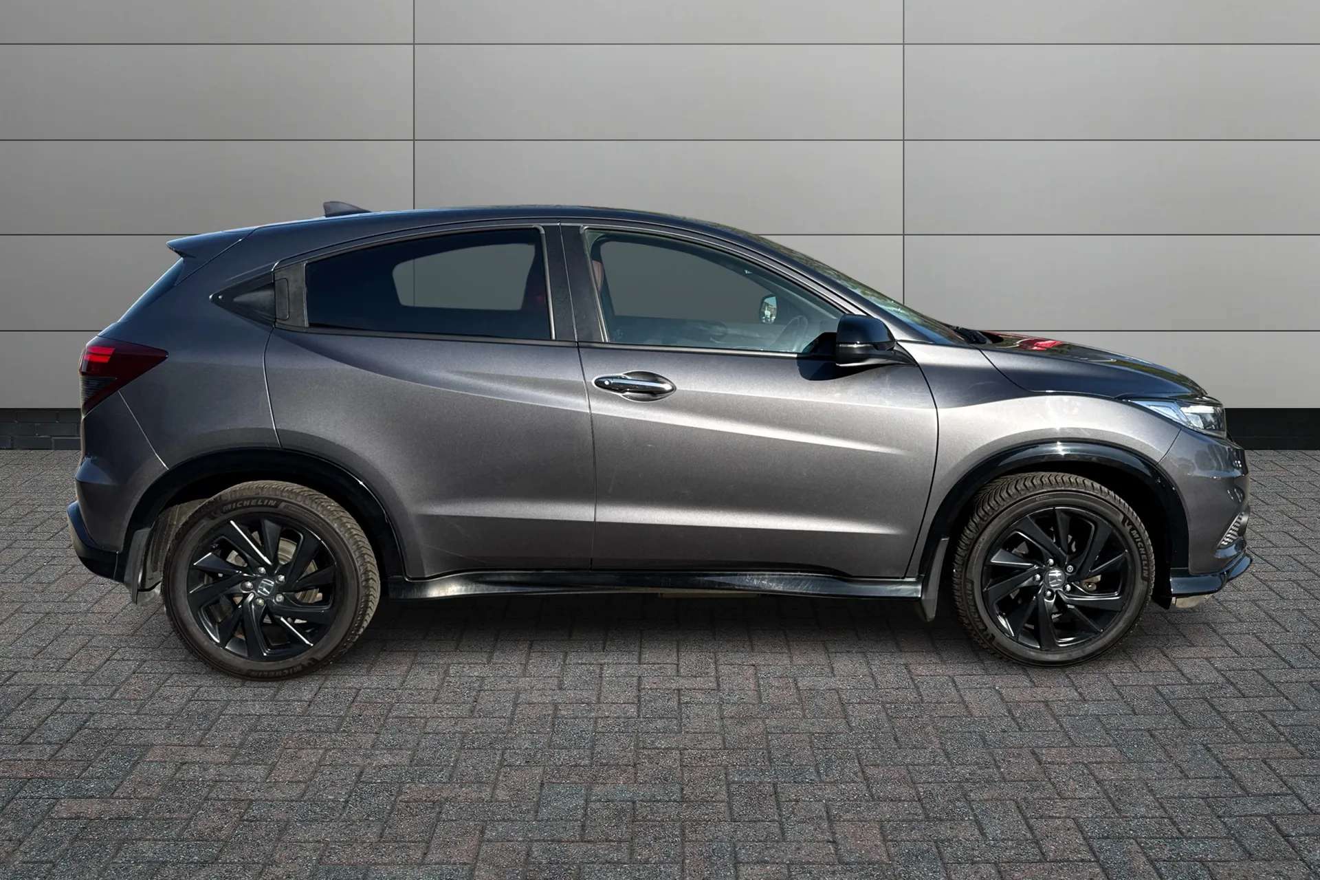 A 2019 HONDA HR-V 1.5 i-VTEC Turbo Sport CVT 5dr A 2019 HONDA HR-V 1.5 i-VTEC Turbo Sport CVT 5dr