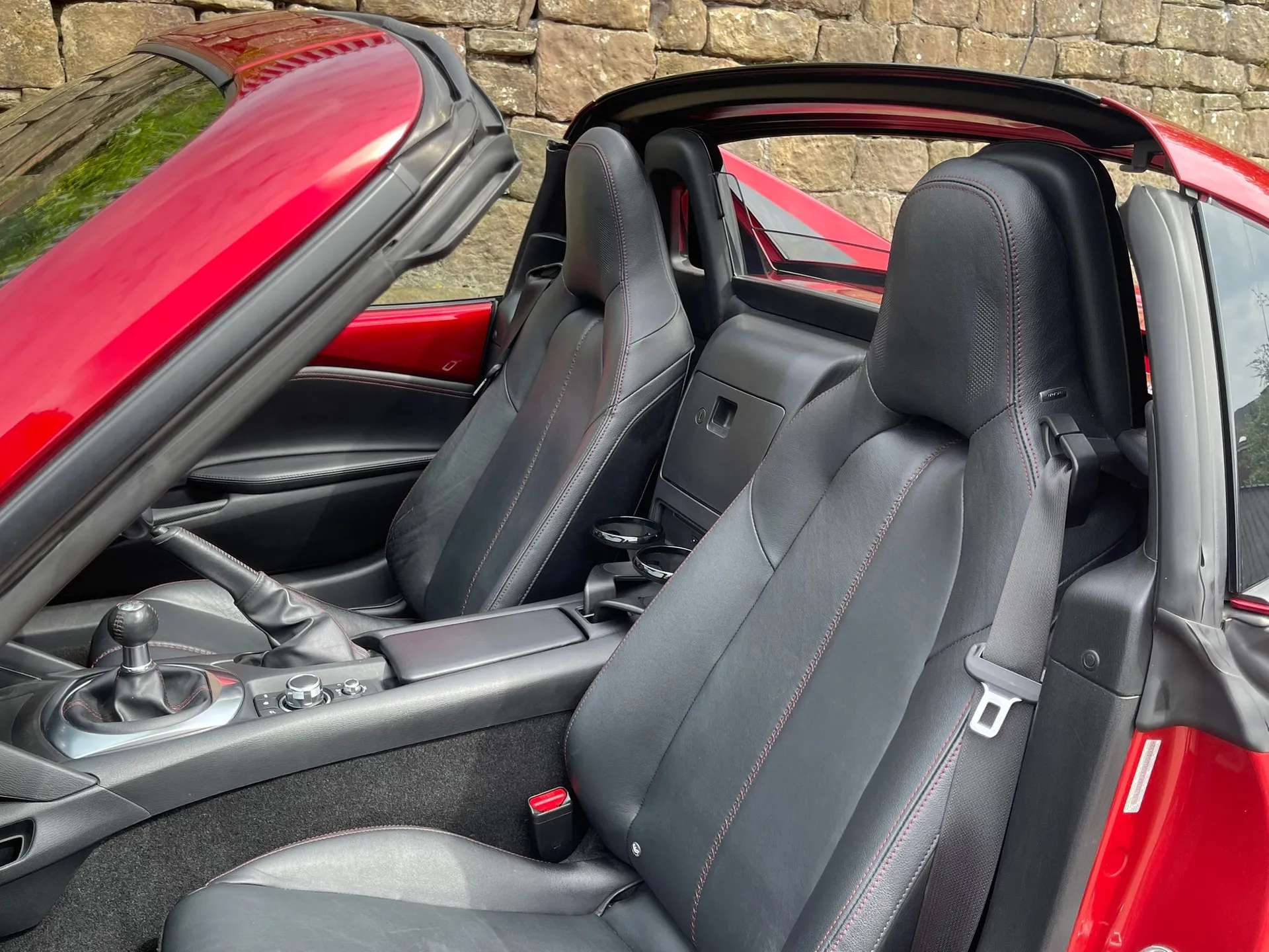 2019 MAZDA MX-5 2019 MAZDA MX-5