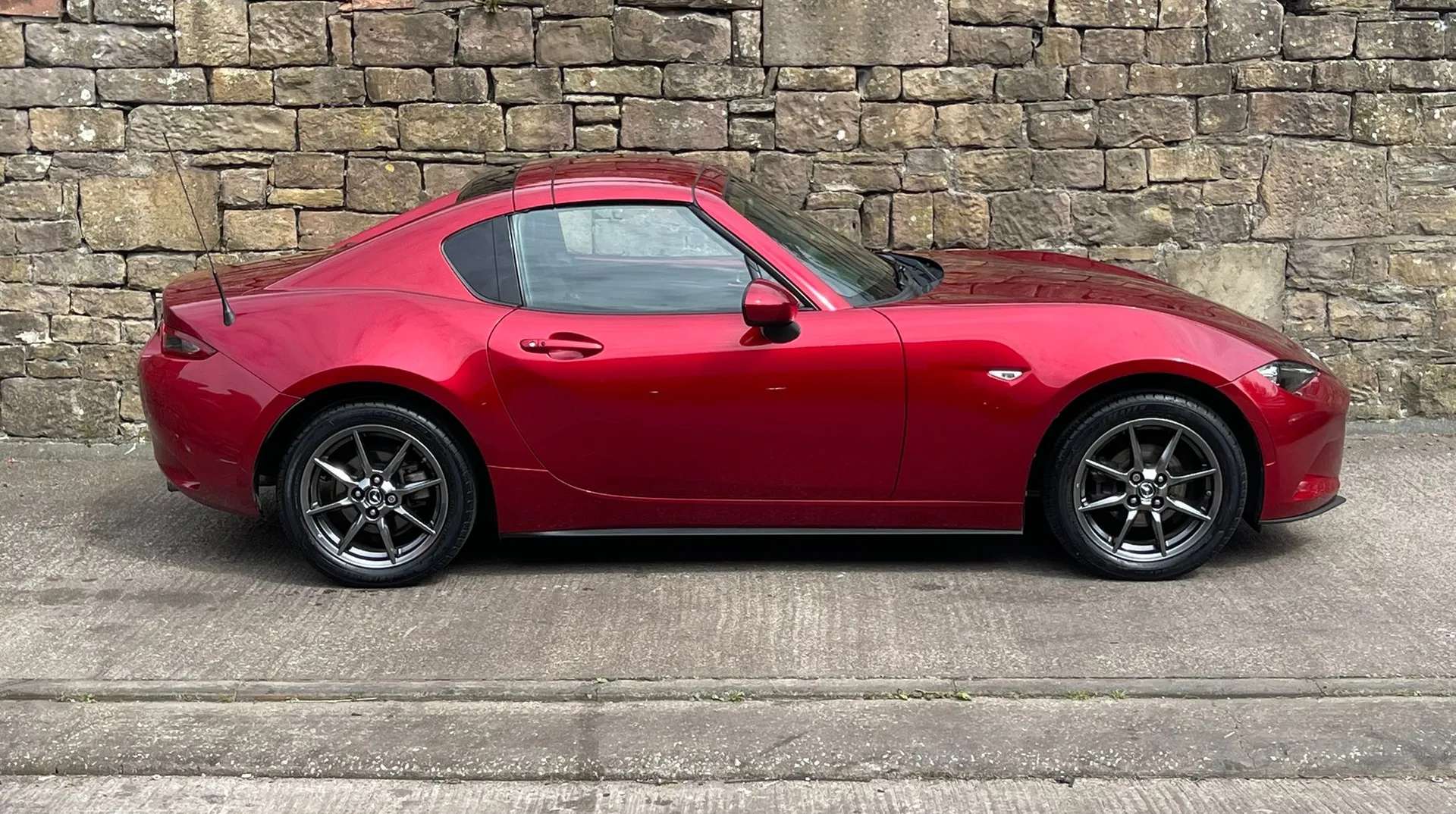 2019 MAZDA MX-5 2019 MAZDA MX-5