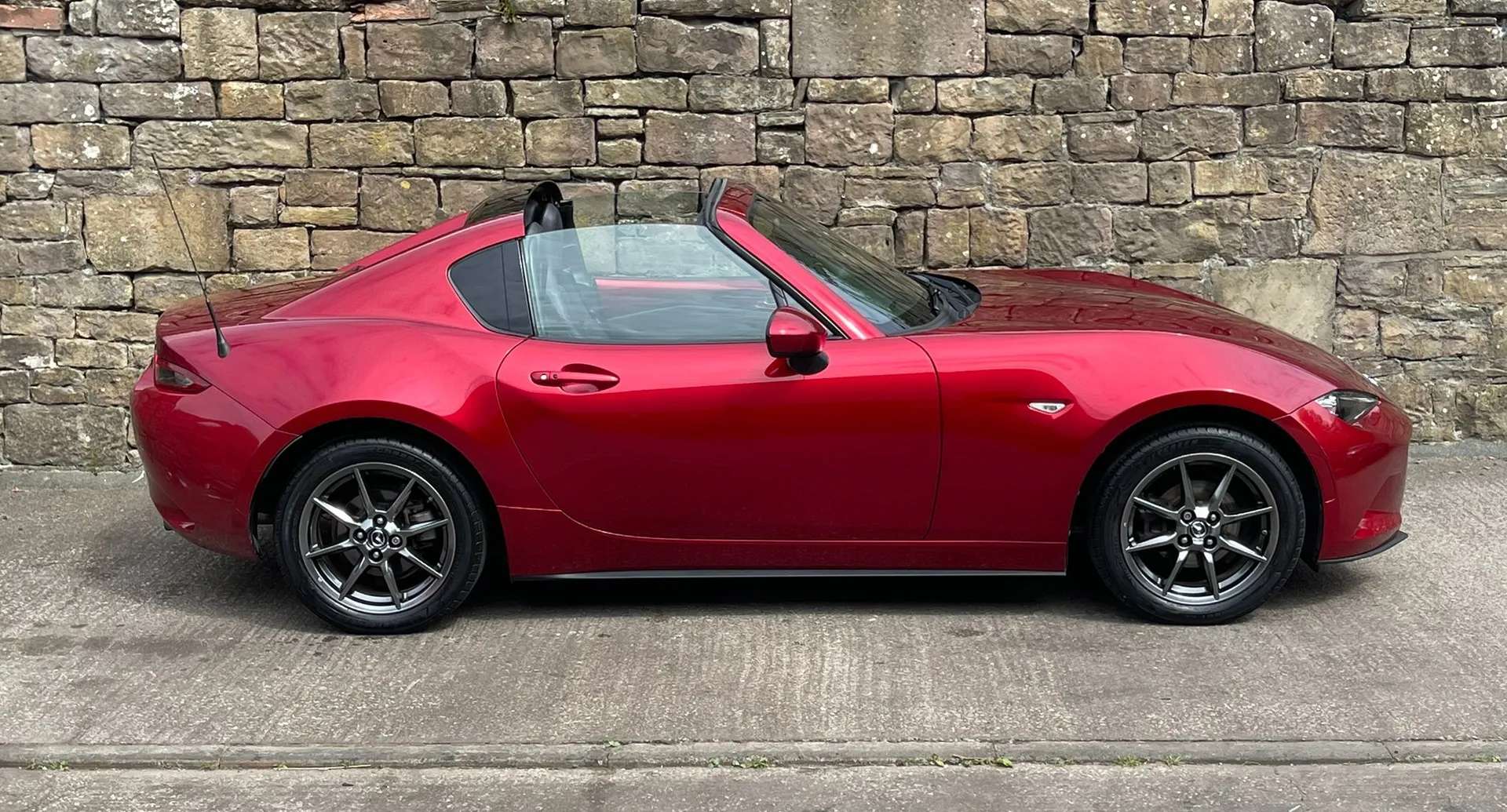 2019 MAZDA MX-5 2019 MAZDA MX-5