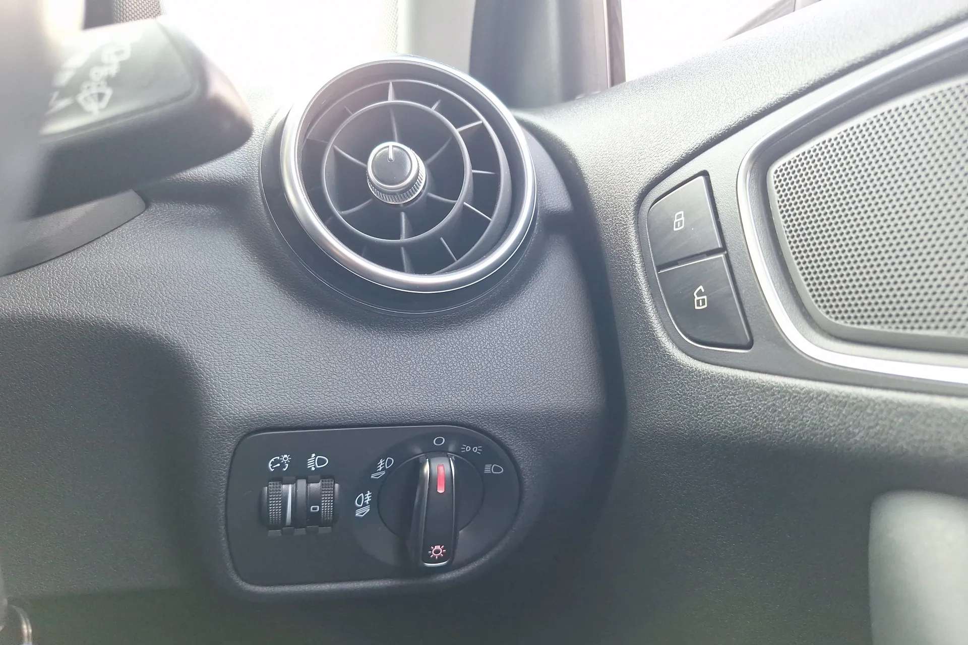 2018 AUDI A1 2018 AUDI A1