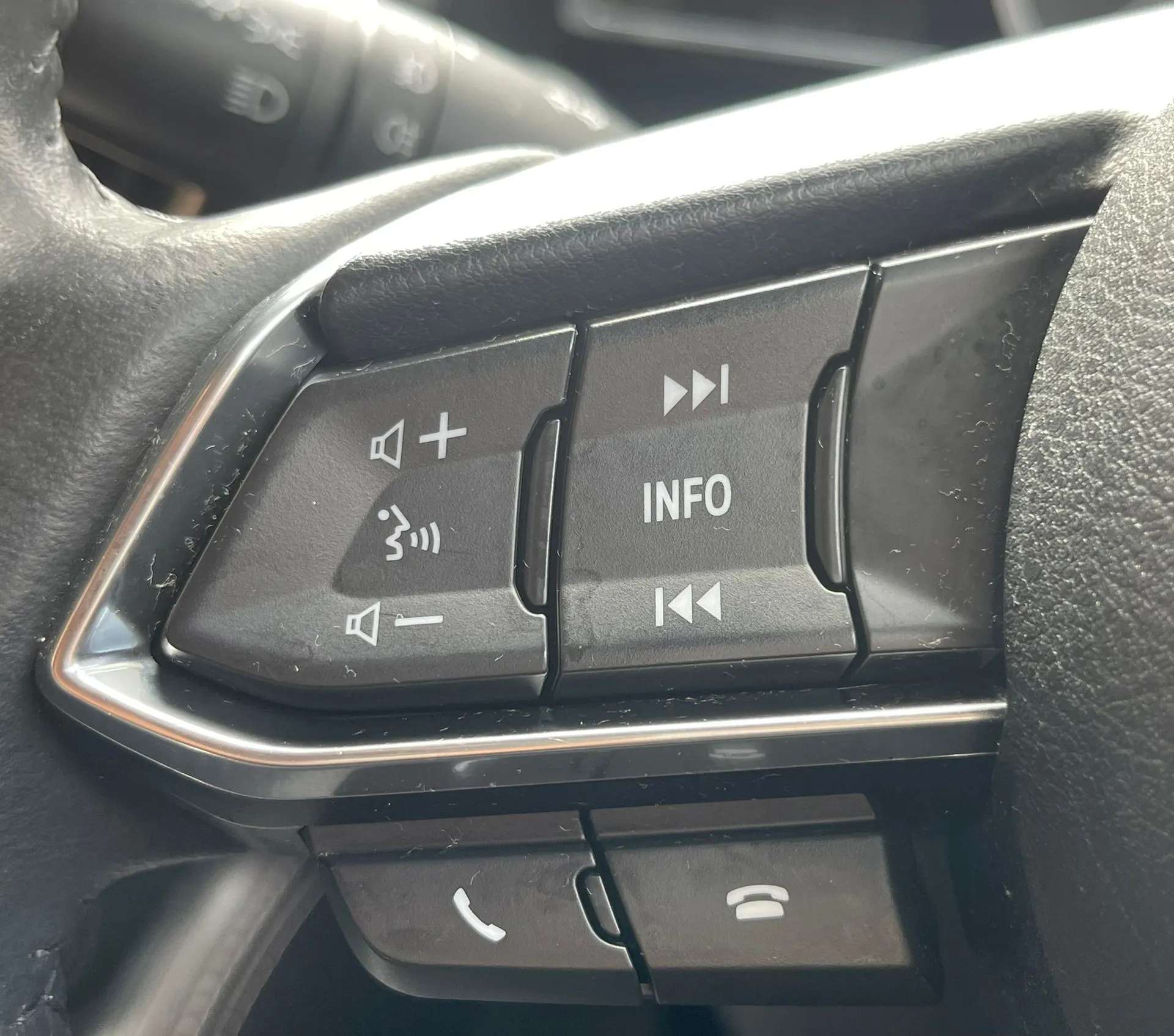 2018 MAZDA MAZDA2 2018 MAZDA MAZDA2