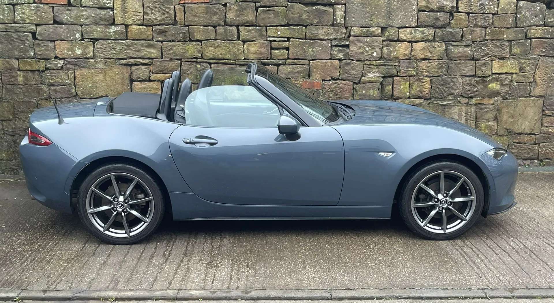 2020 MAZDA MX-5 2020 MAZDA MX-5