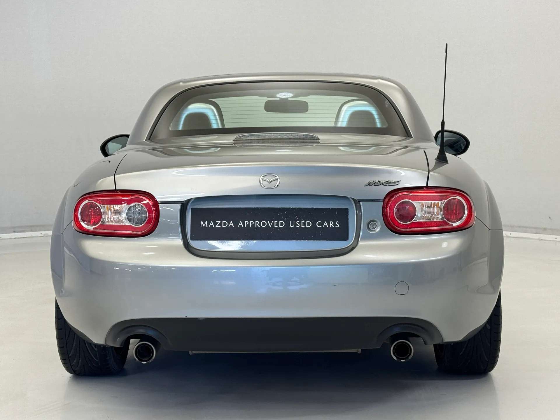 A 2010 MAZDA MX-5 2.0i Sport Tech 2dr A 2010 MAZDA MX-5 2.0i Sport Tech 2dr