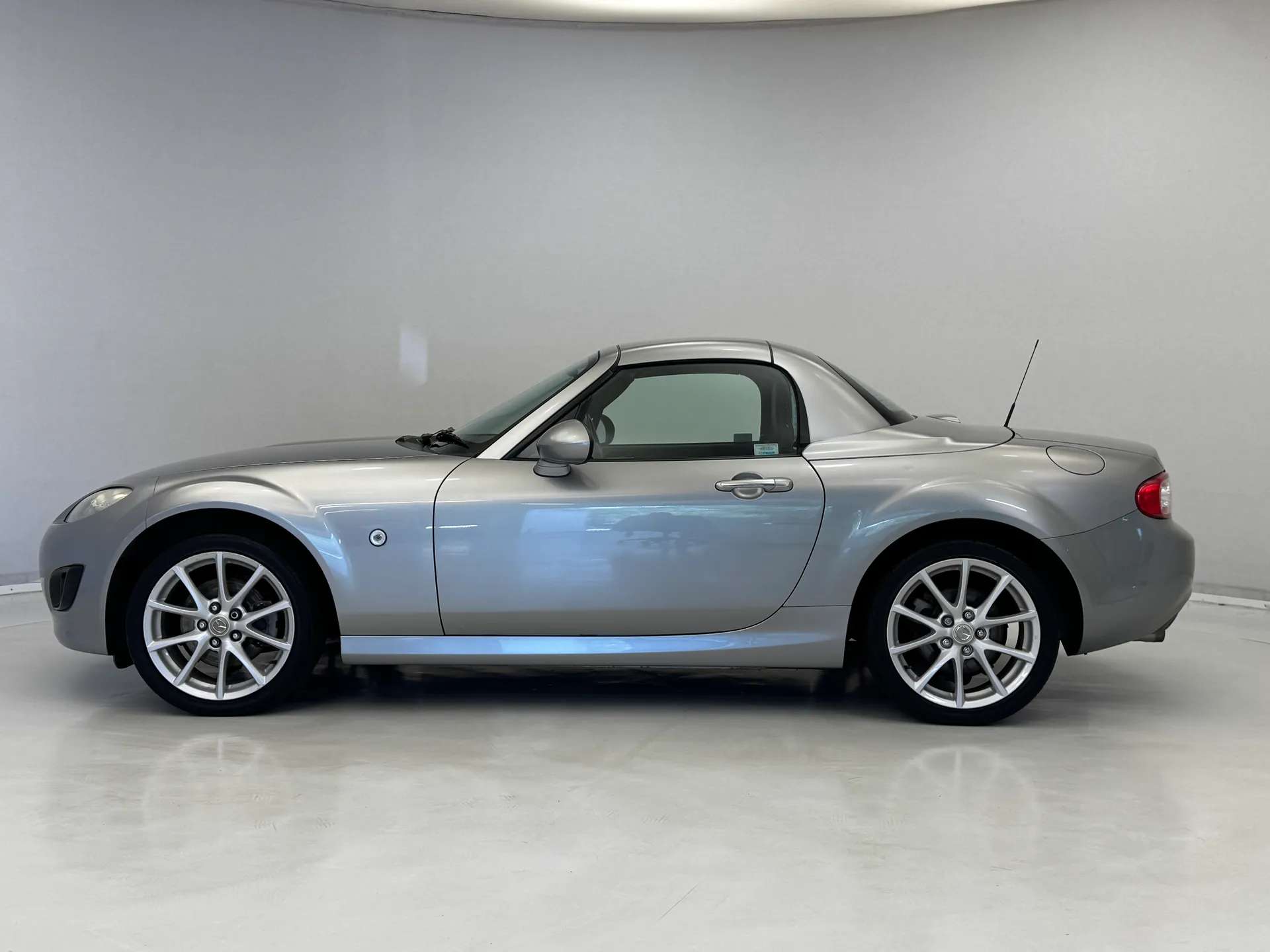 2010 MAZDA MX-5 2010 MAZDA MX-5