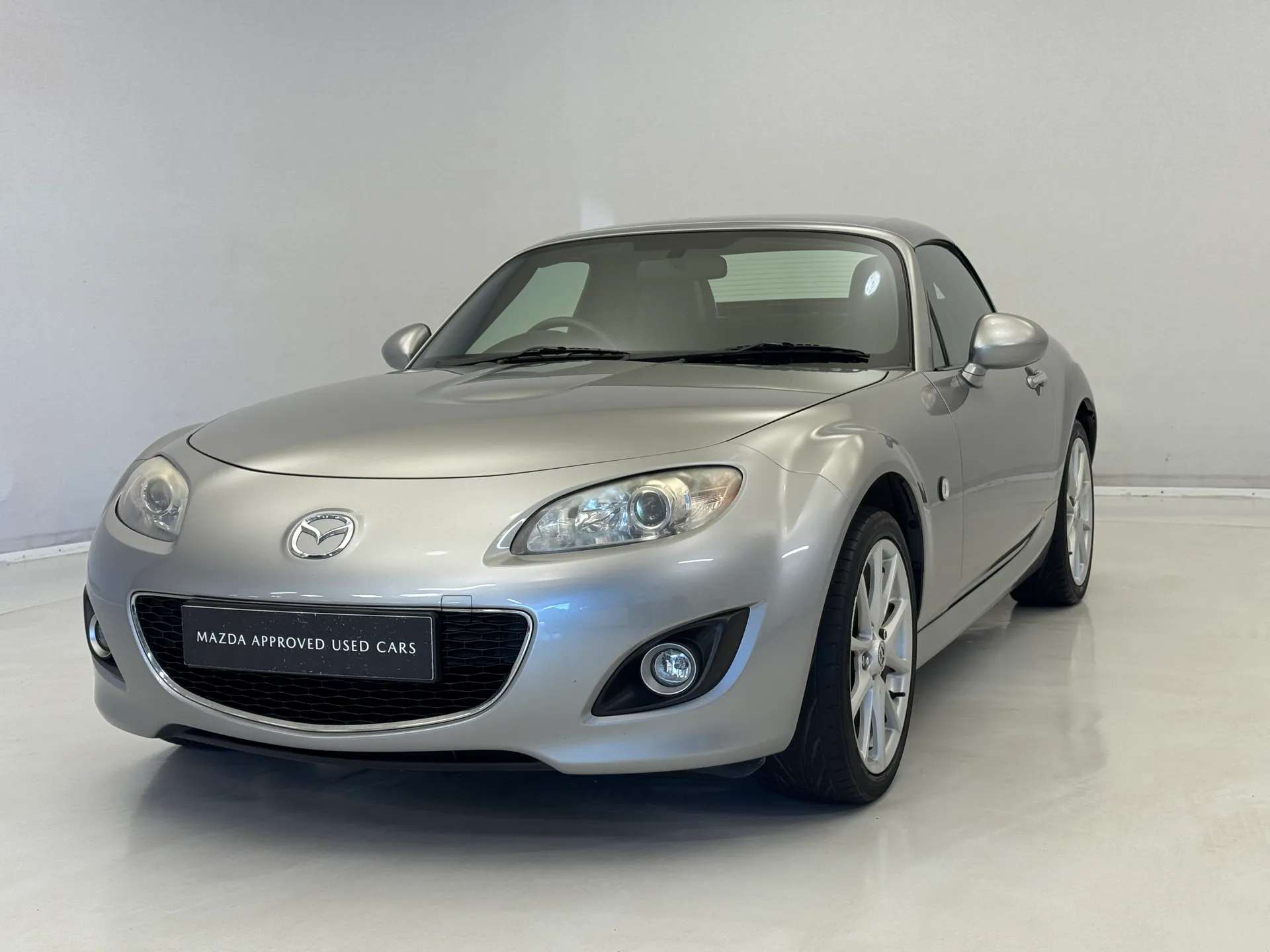 2010 MAZDA MX-5 2010 MAZDA MX-5