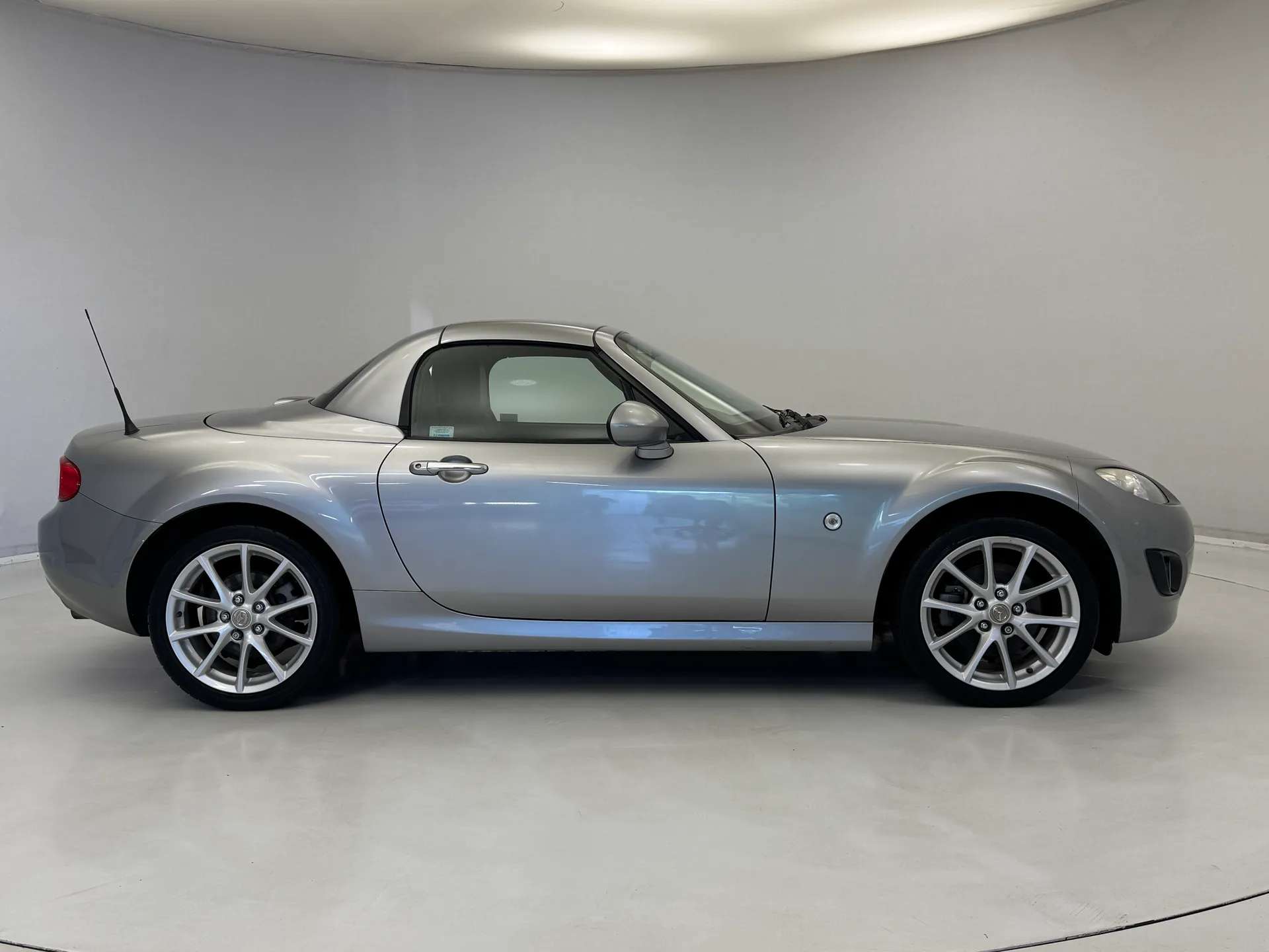 2010 MAZDA MX-5 2010 MAZDA MX-5