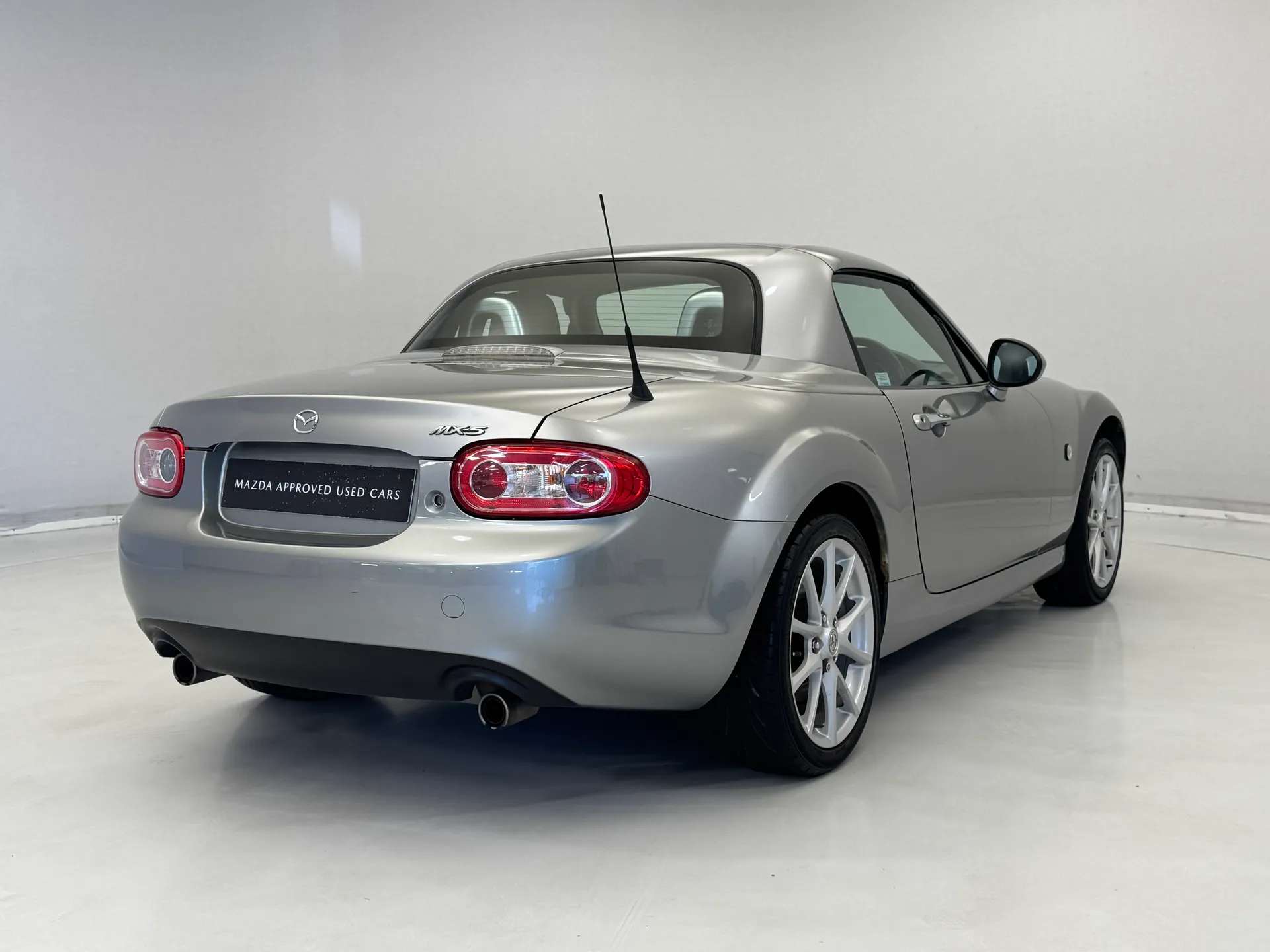 2010 MAZDA MX-5 2010 MAZDA MX-5