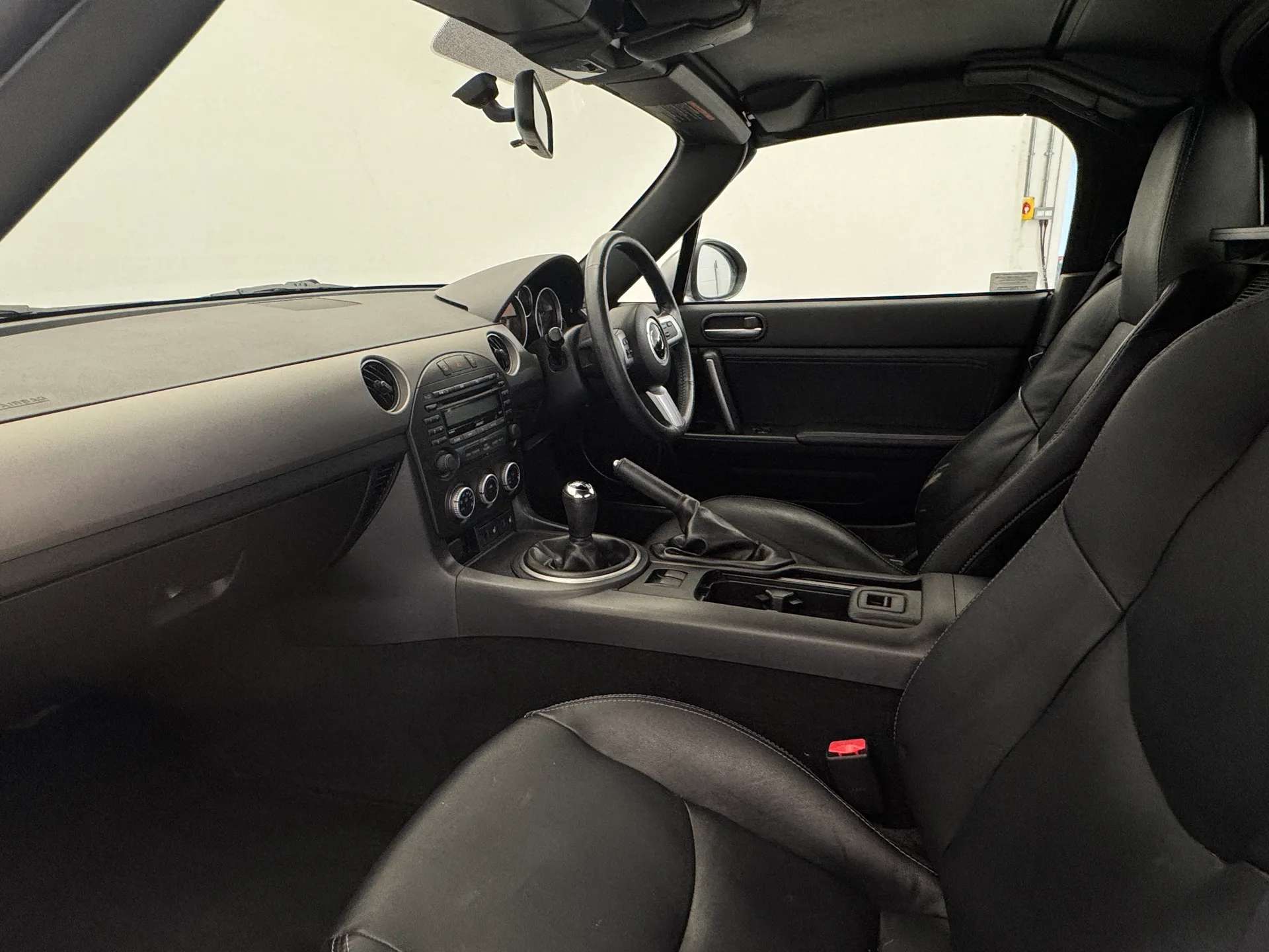 2010 MAZDA MX-5 2010 MAZDA MX-5