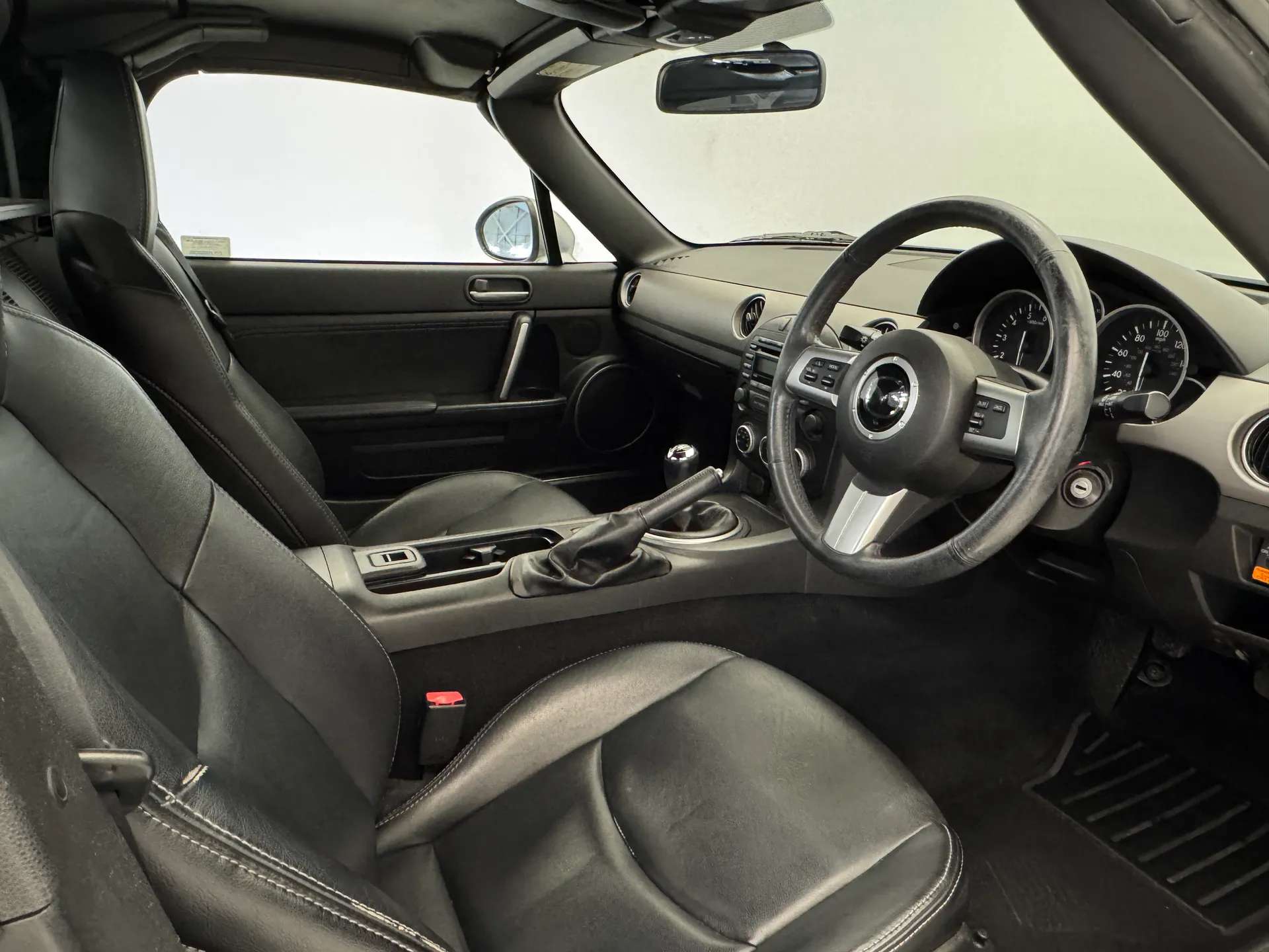 2010 MAZDA MX-5 2010 MAZDA MX-5