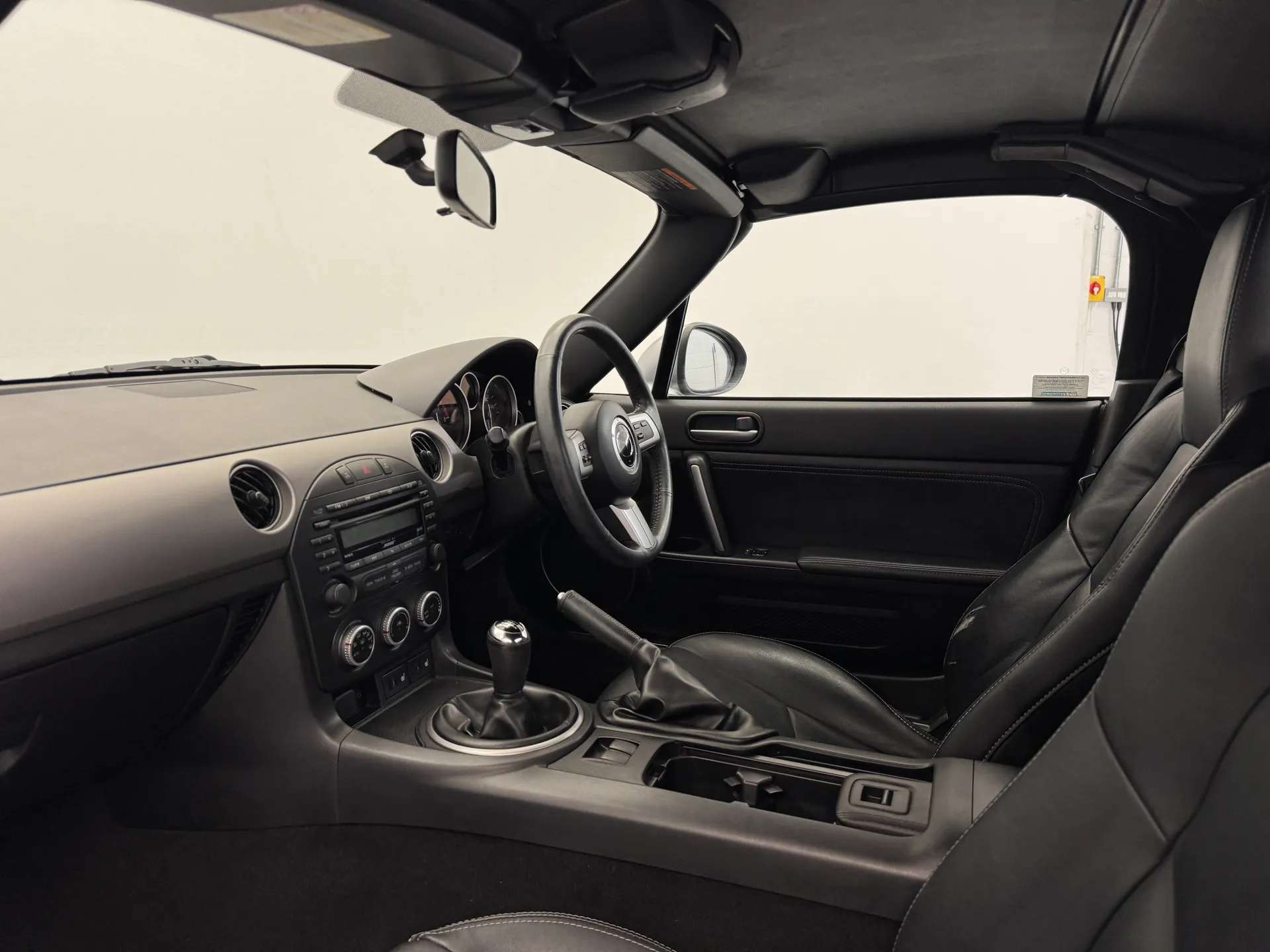 2010 MAZDA MX-5 2010 MAZDA MX-5